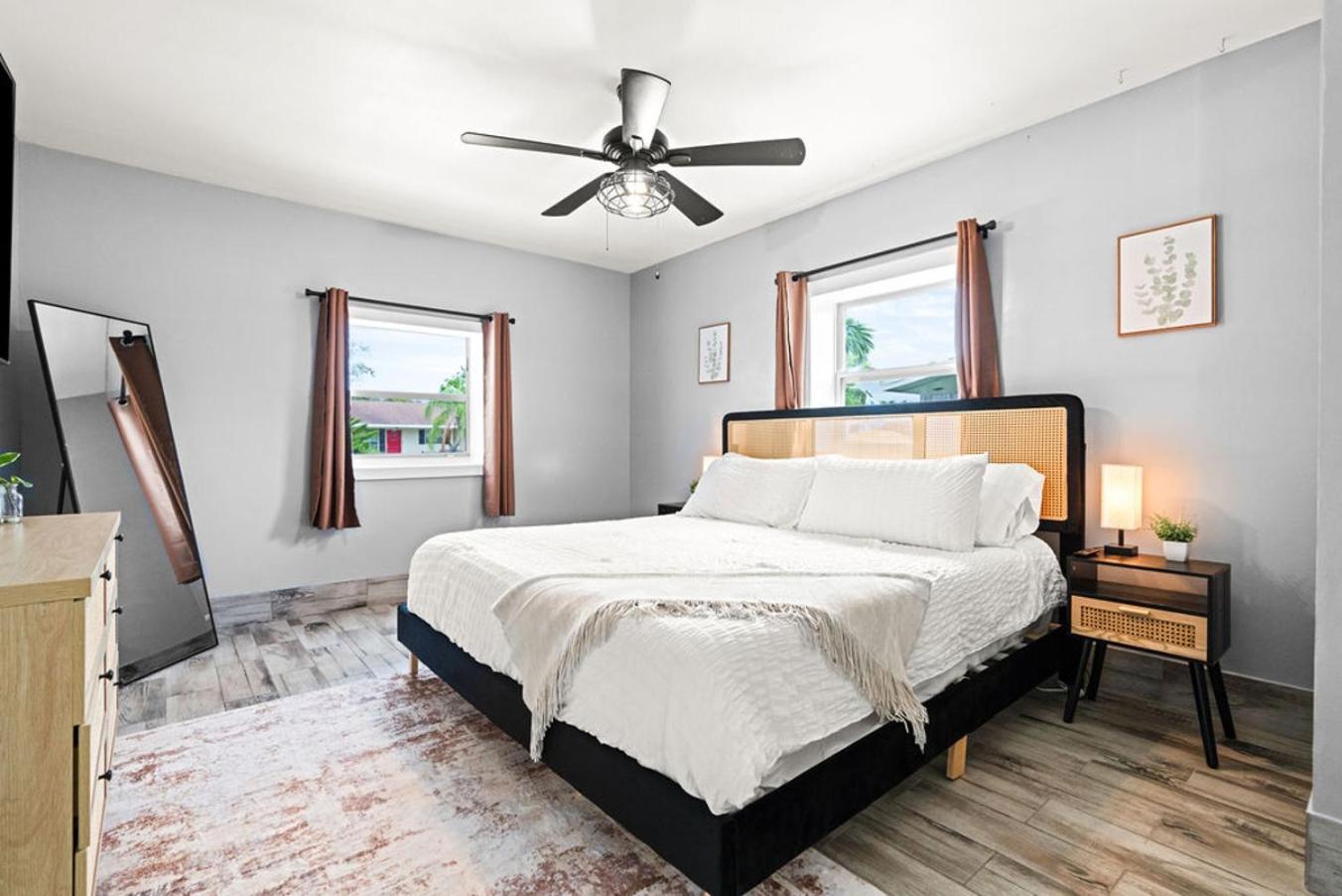 Three-Bedroom House photo 1