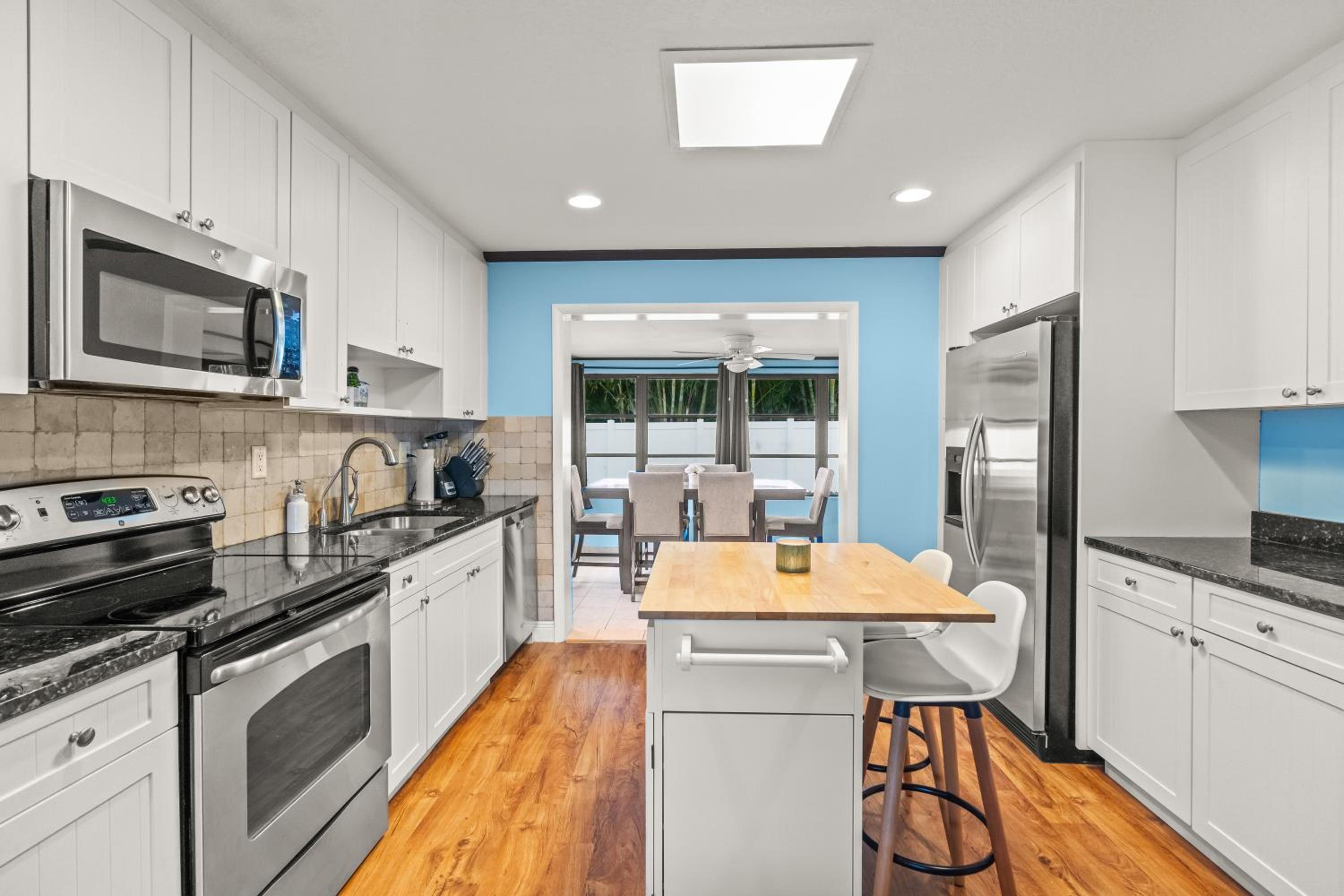 Three-Bedroom House photo 2