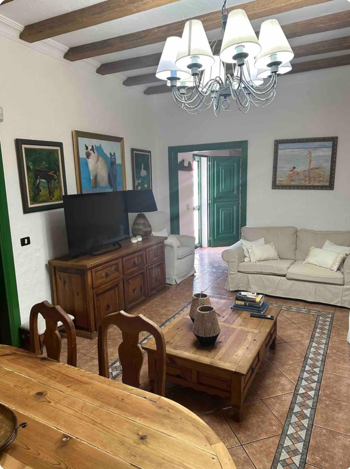 Four-Bedroom House photo 3