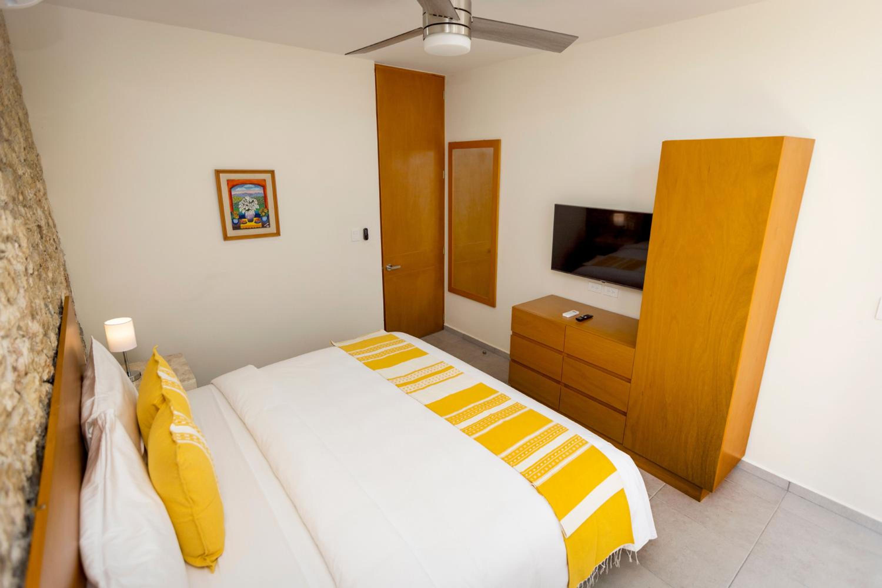 Deluxe One-Bedroom Apartment with Garden View photo 1