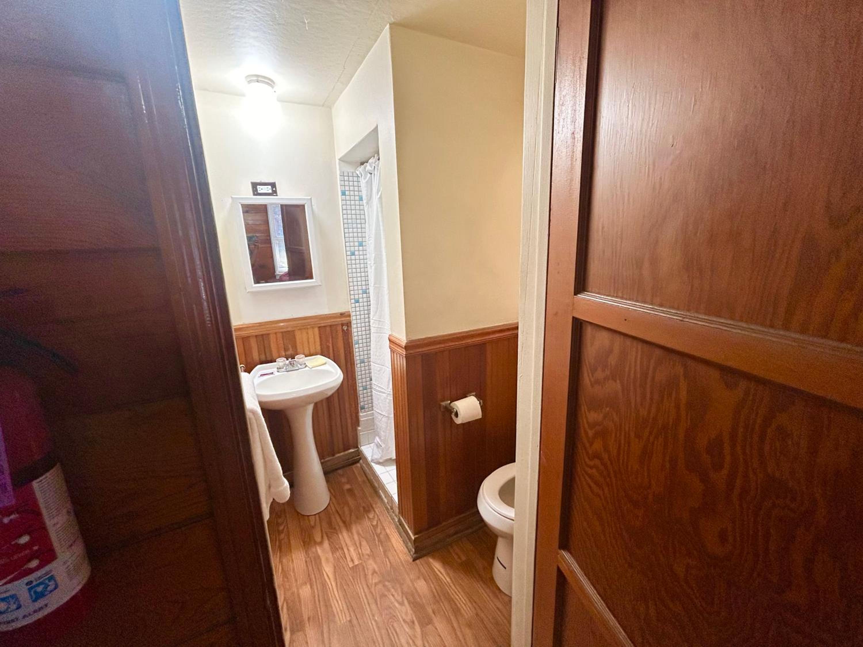 Budget Double Room photo 2