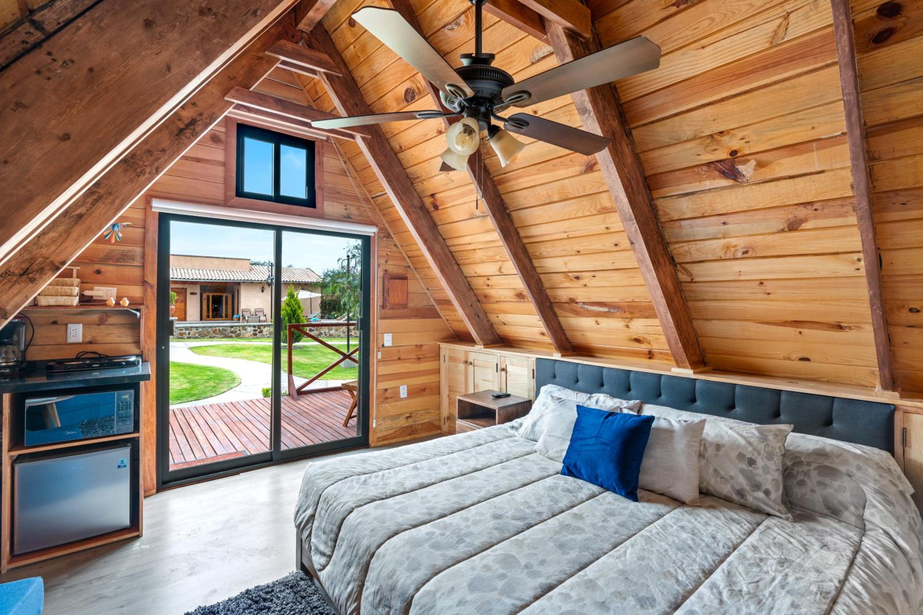 One-Bedroom House photo 3