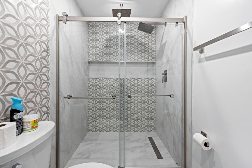 Three-Bedroom House photo 2