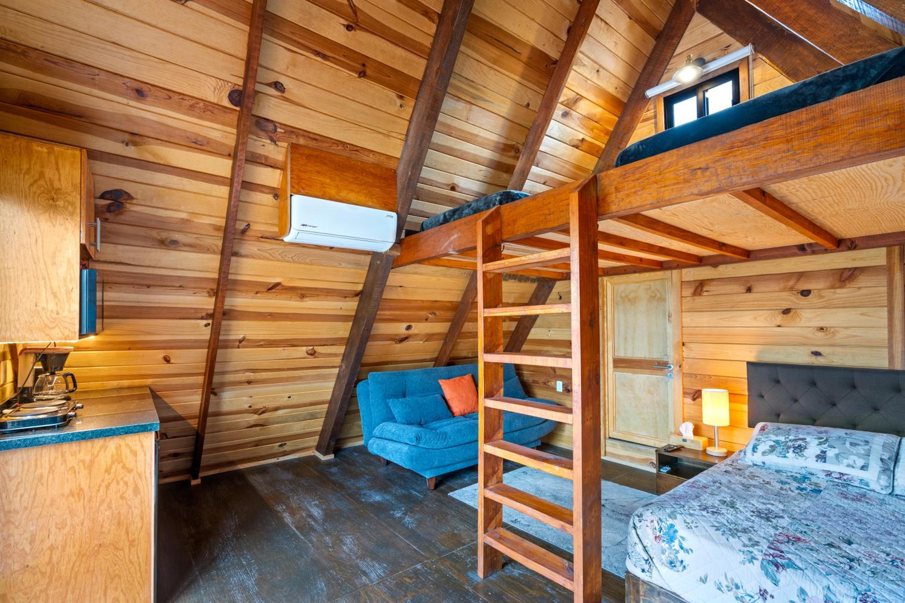 One-Bedroom House photo 2