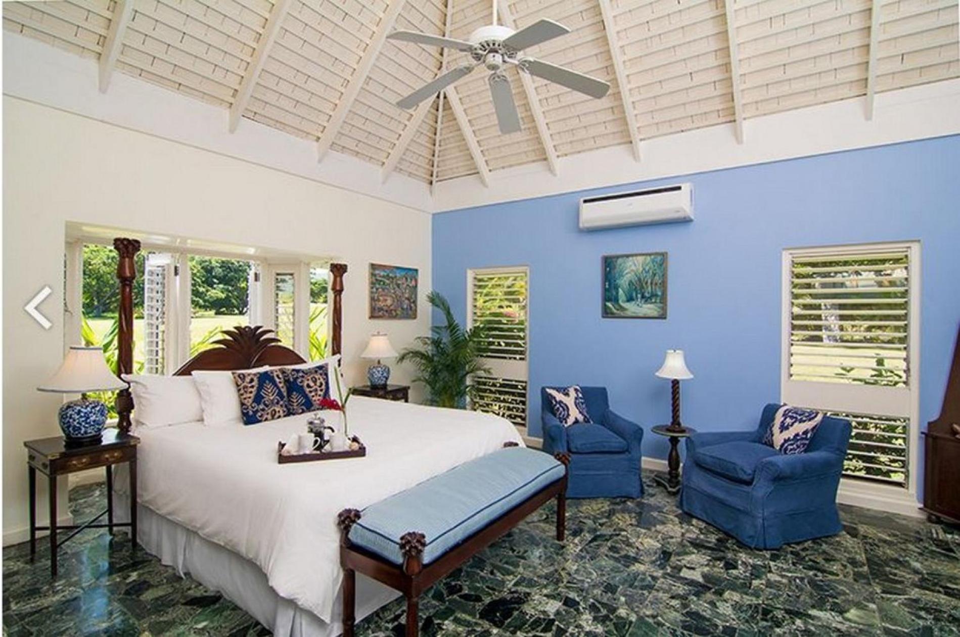 Villa photo 1