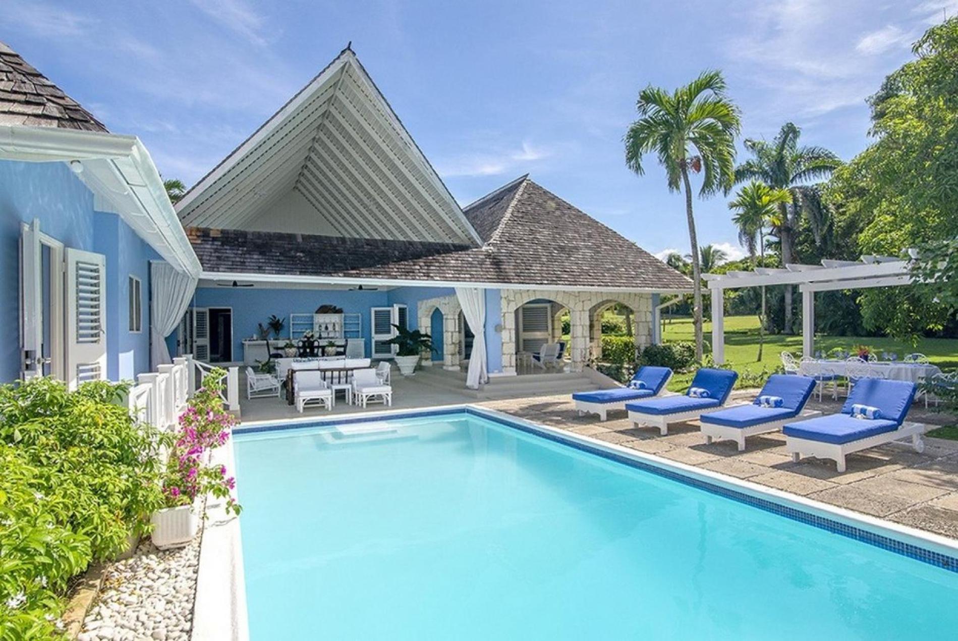 Villa photo 2