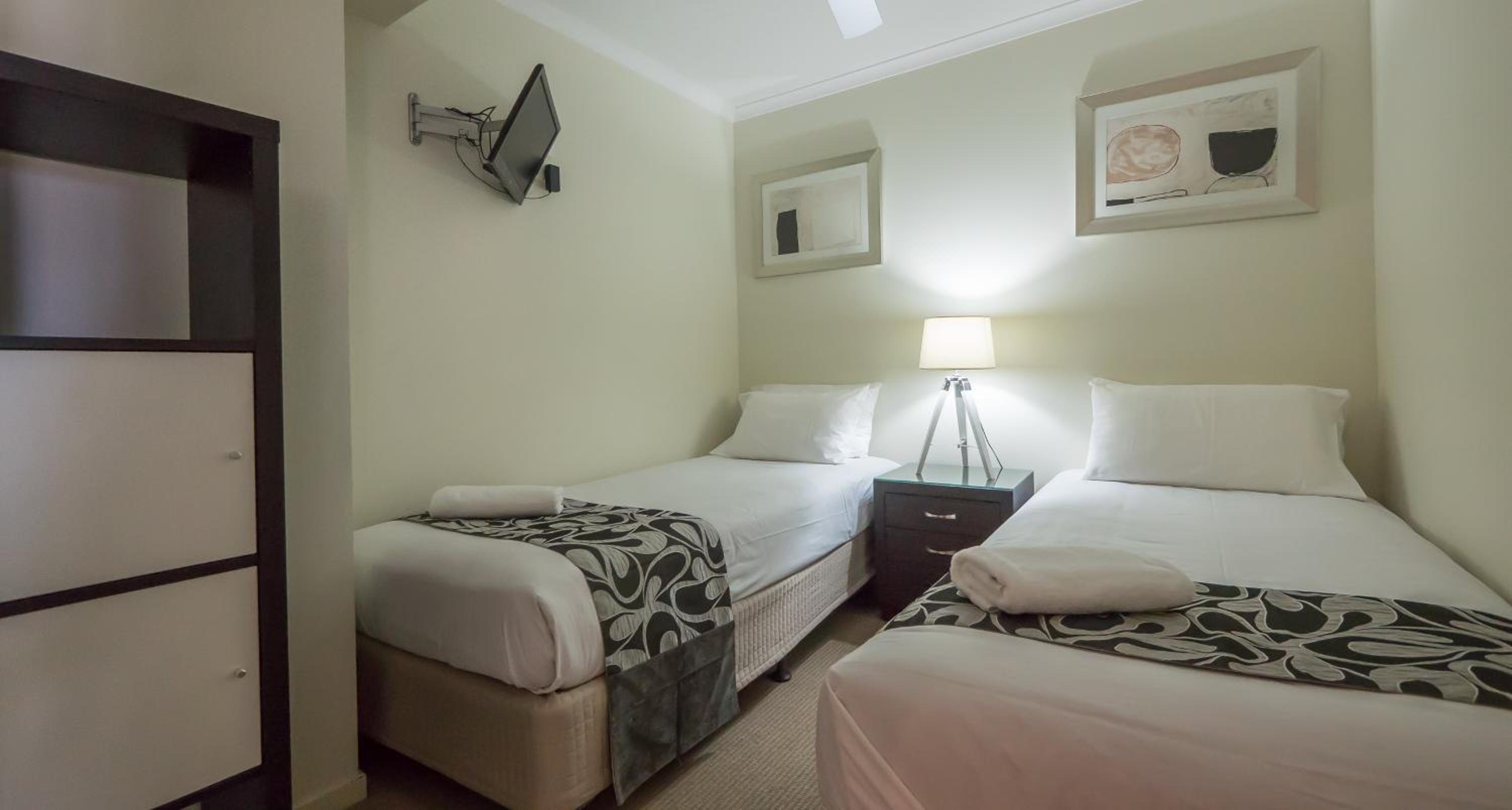 Two-Bedroom Apartment with One Bathroom - Photo 16