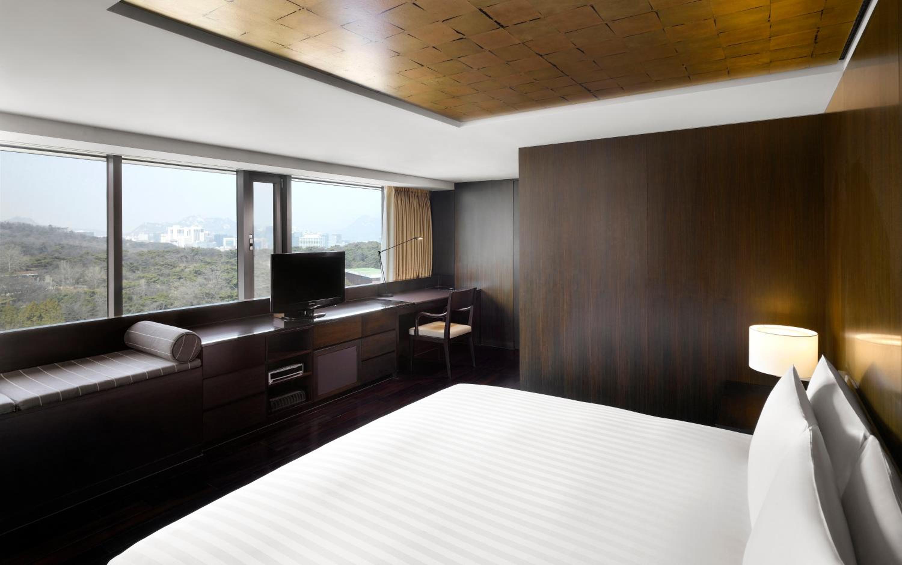 Premier Pool Namsan View Suite - Photo 4