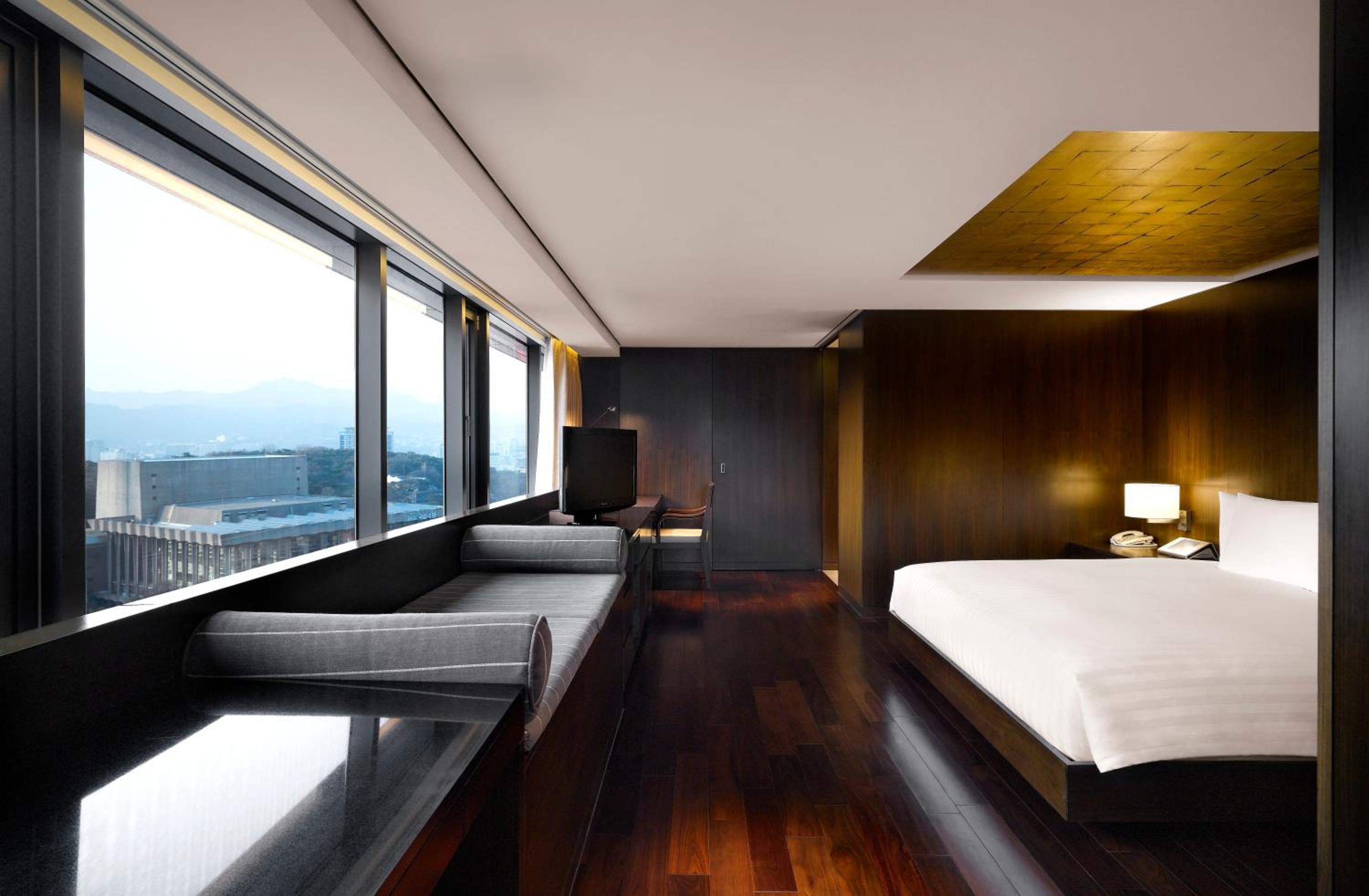 Premier Pool Namsan View Suite - Photo 3