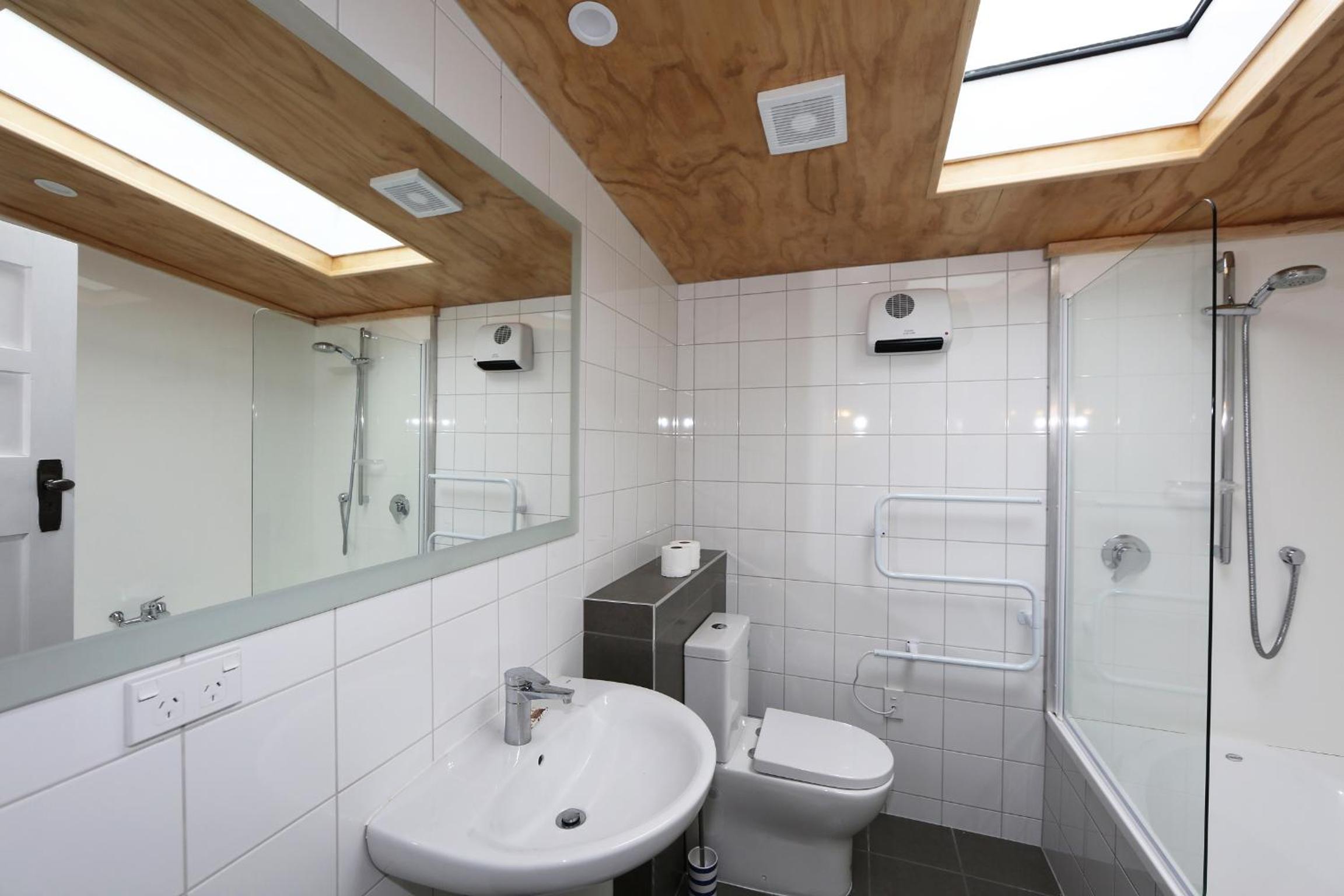 Double Room with Park View - Photo 9