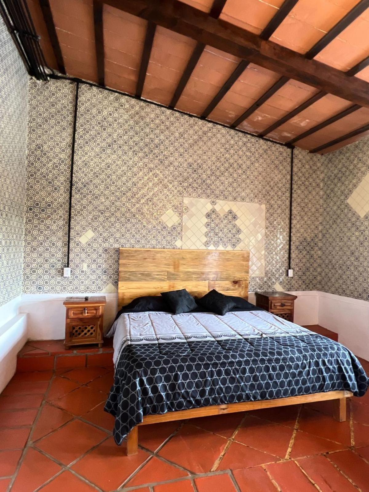 Deluxe Room - Photo 19