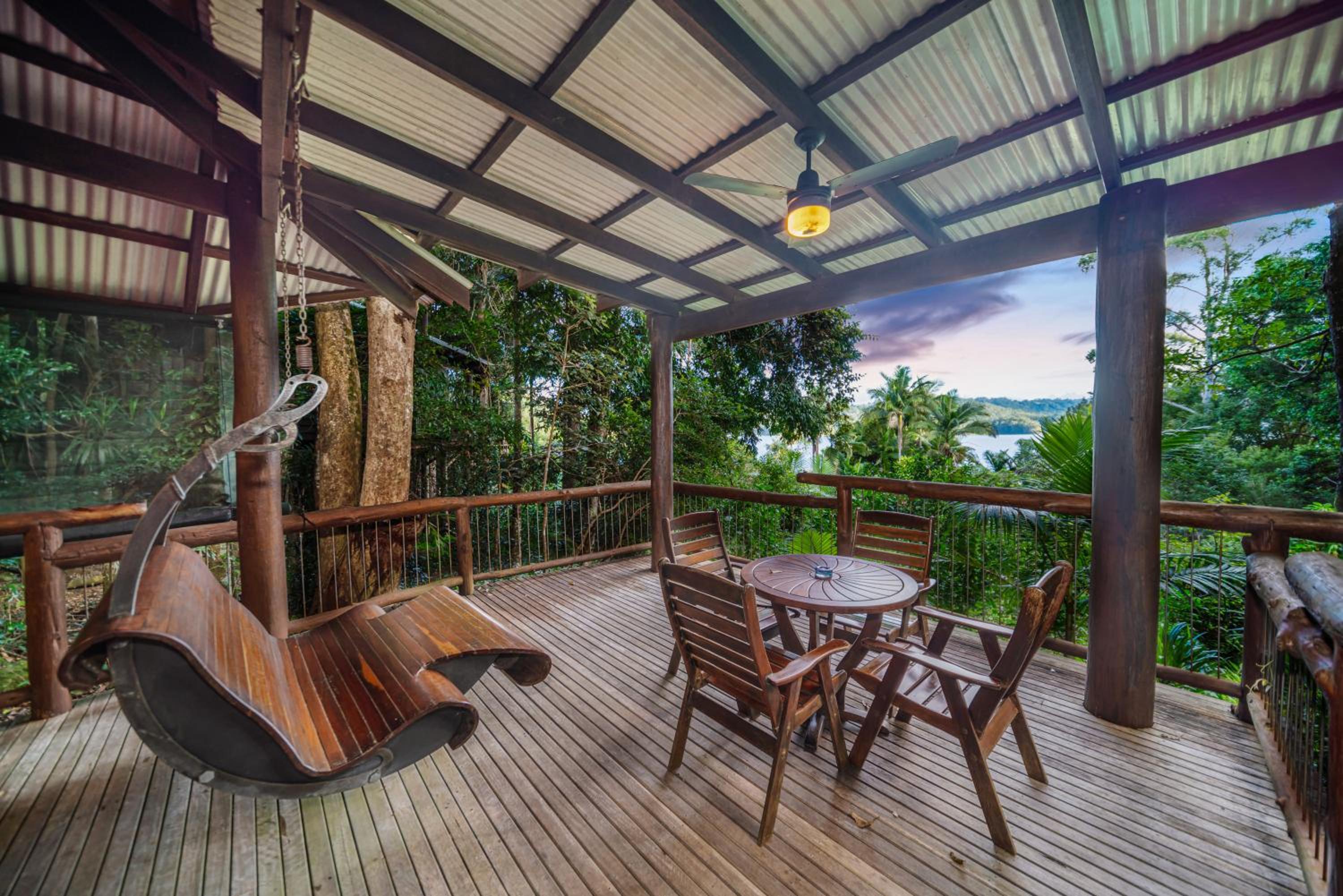 Wait-a-while Two-Bedroom Treehouse photo 3