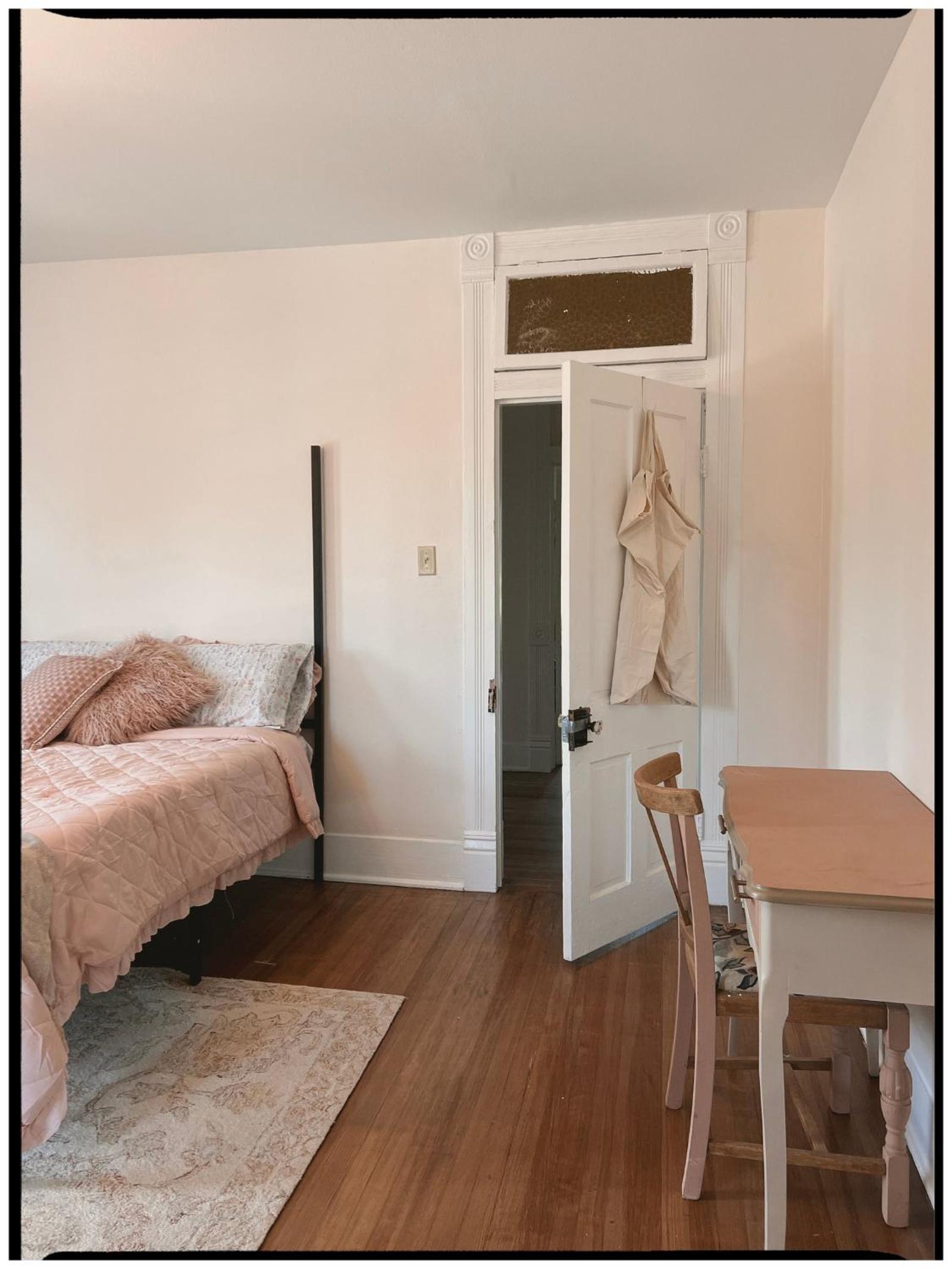 Queen Room photo 1
