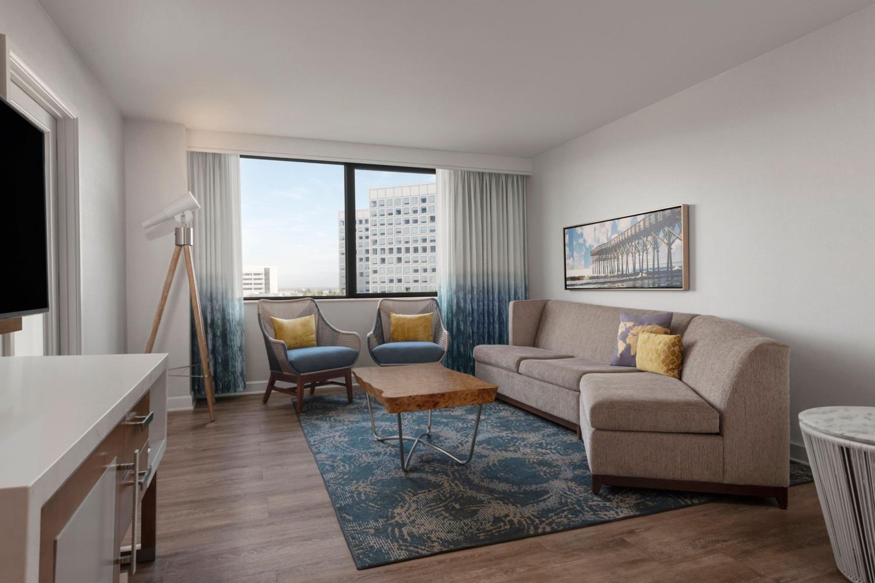 Executive Suite with Sofa Bed and Balcony - Photo 1