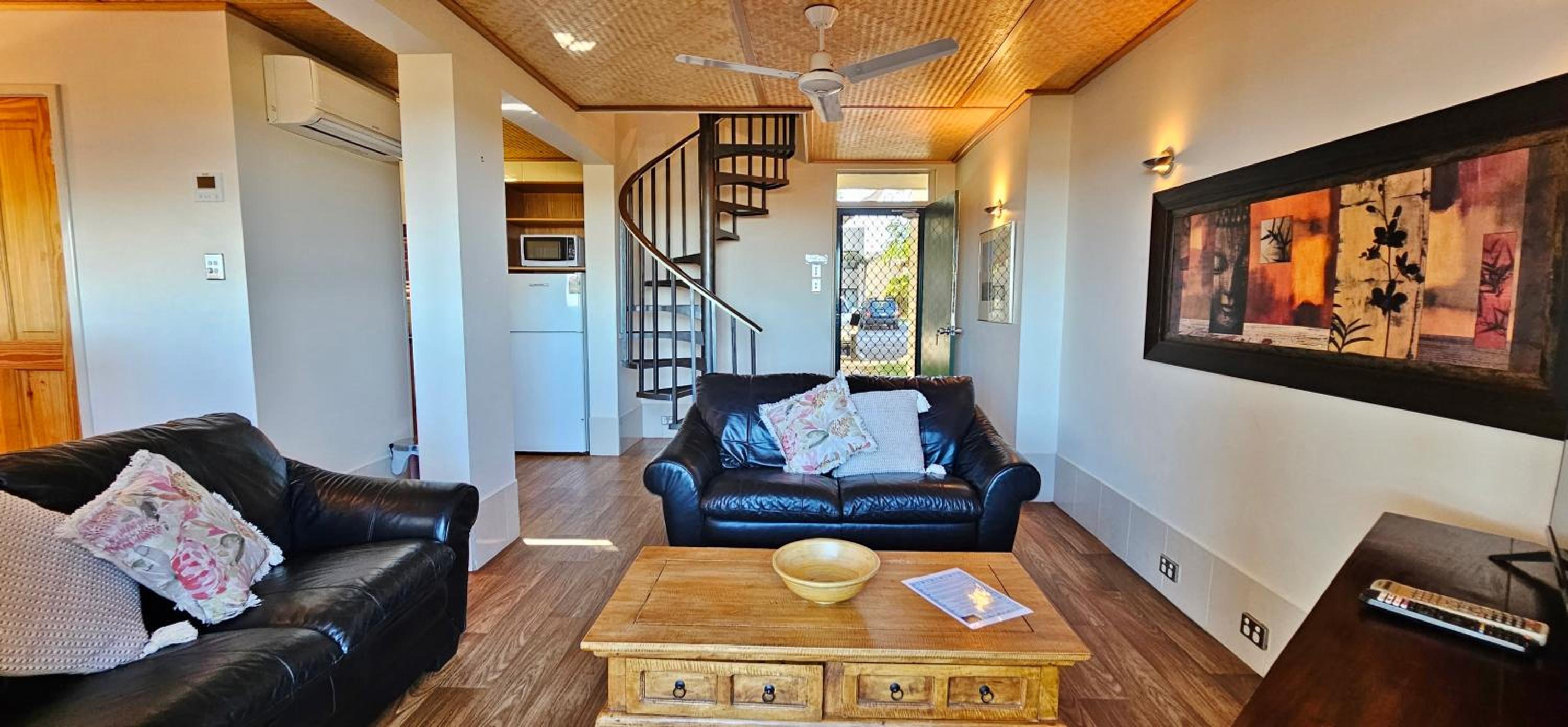 Three-Bedroom Apartment photo 1