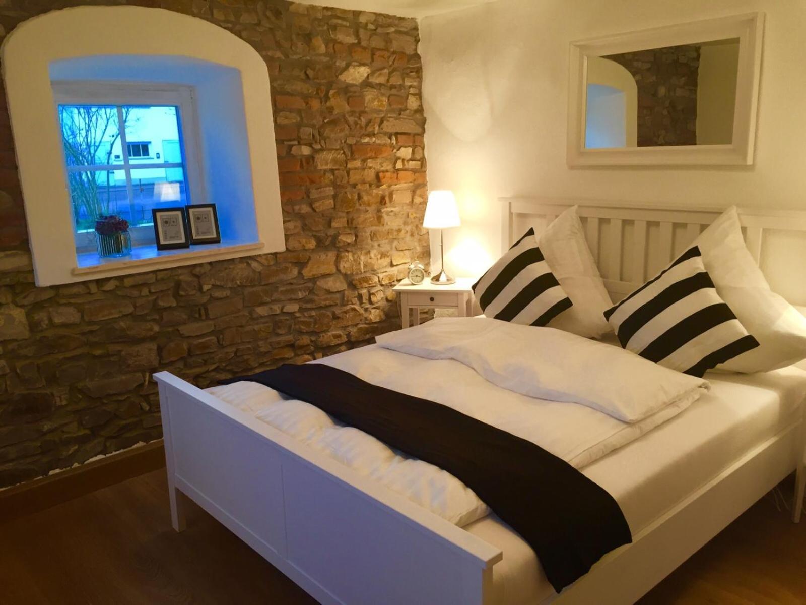 Five-Bedroom House photo 1