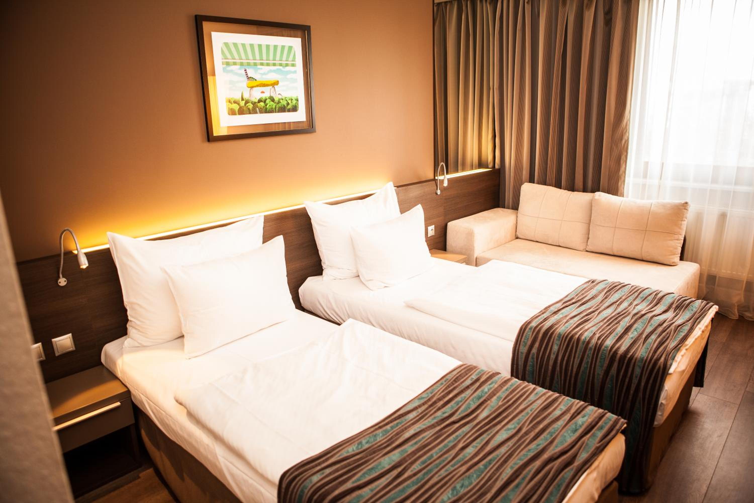Standard Double or Twin Room with Extra Bed photo 1