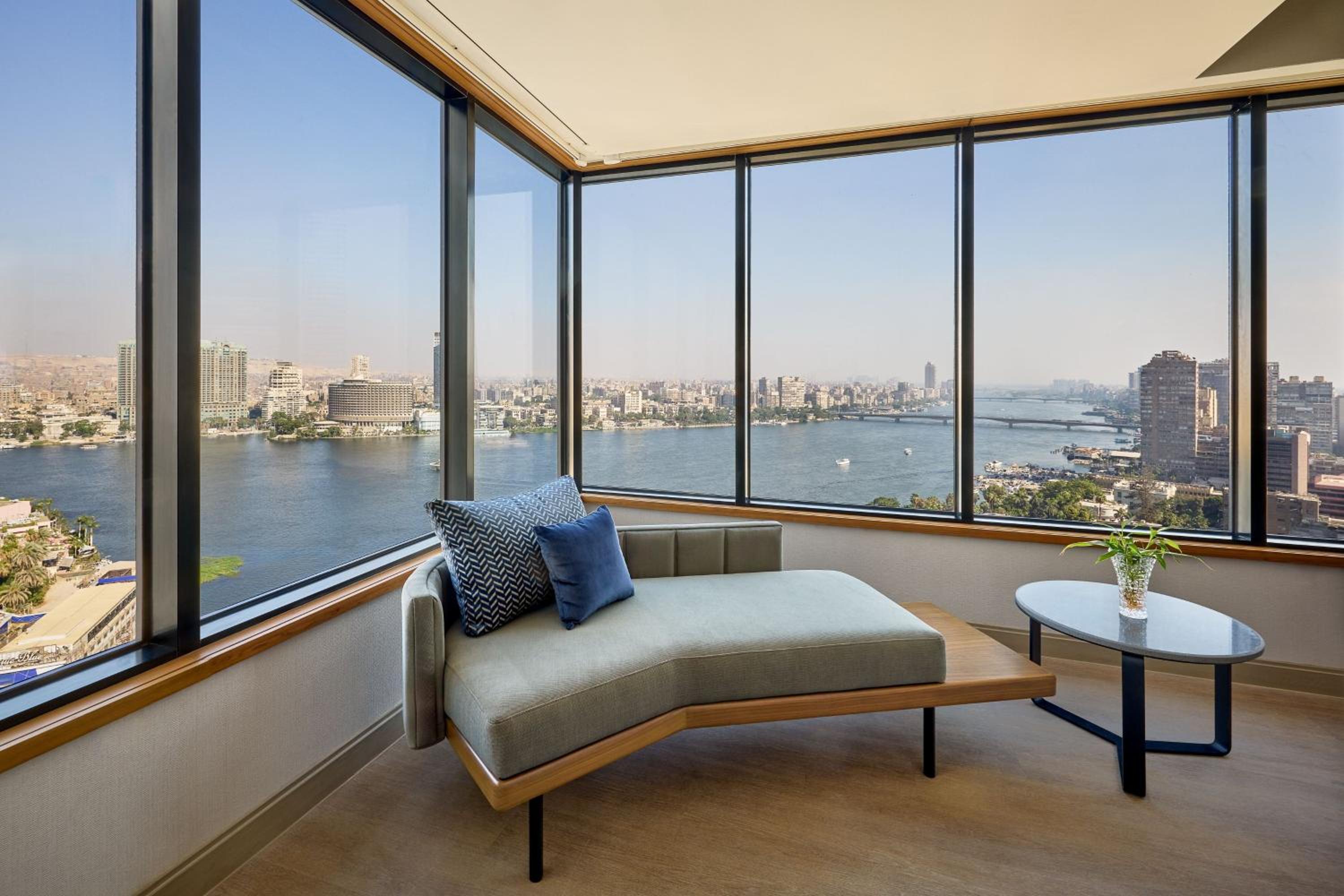 Panoramic Nile Suite, Club lounge access, 1 King, Riverfront, Balcony - Photo 3
