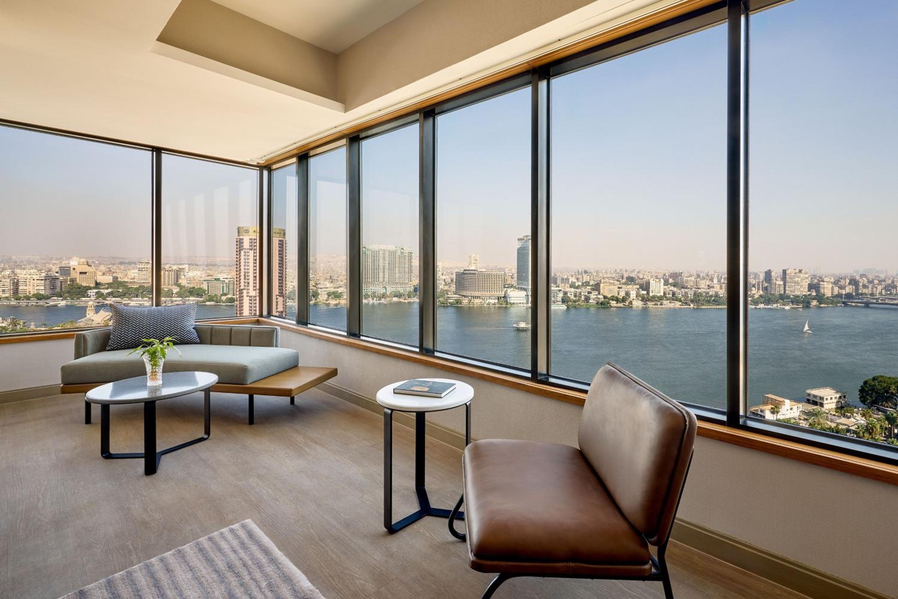 Panoramic Nile Suite, Club lounge access, 1 King, Riverfront, Balcony - Photo 4