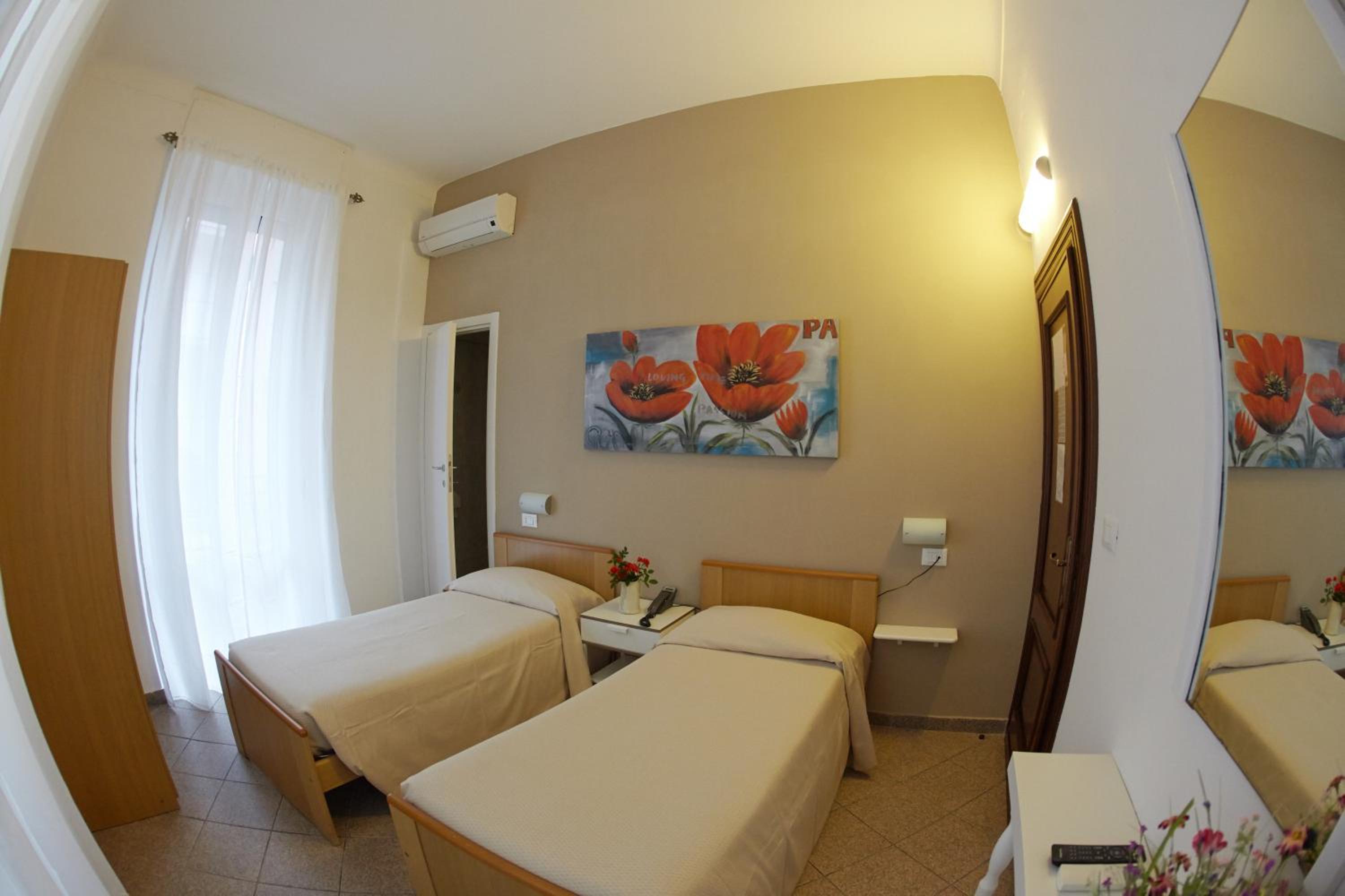 Double or Twin Room - Photo 5