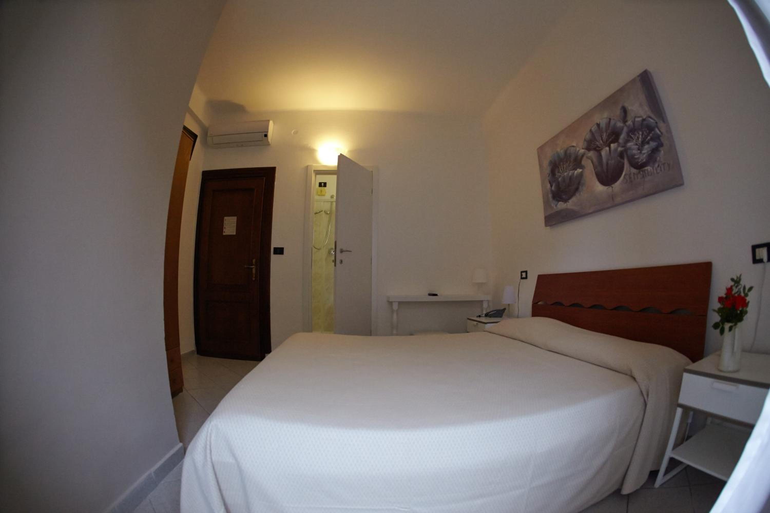 Double or Twin Room - Photo 2