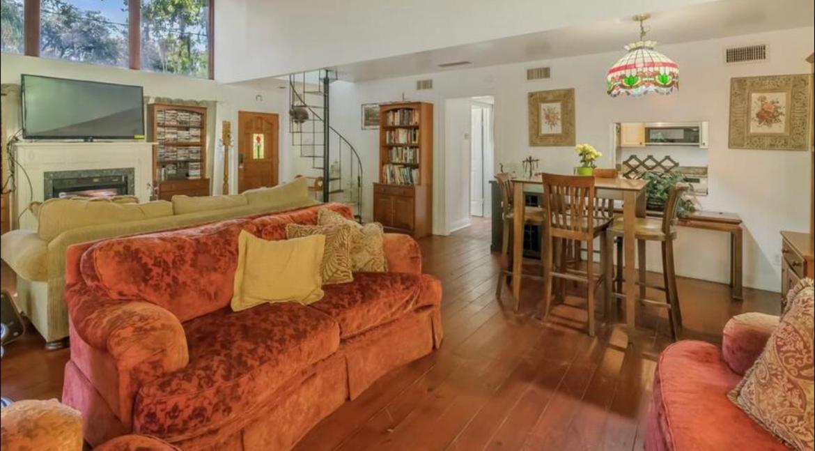 Three-Bedroom Villa photo 1