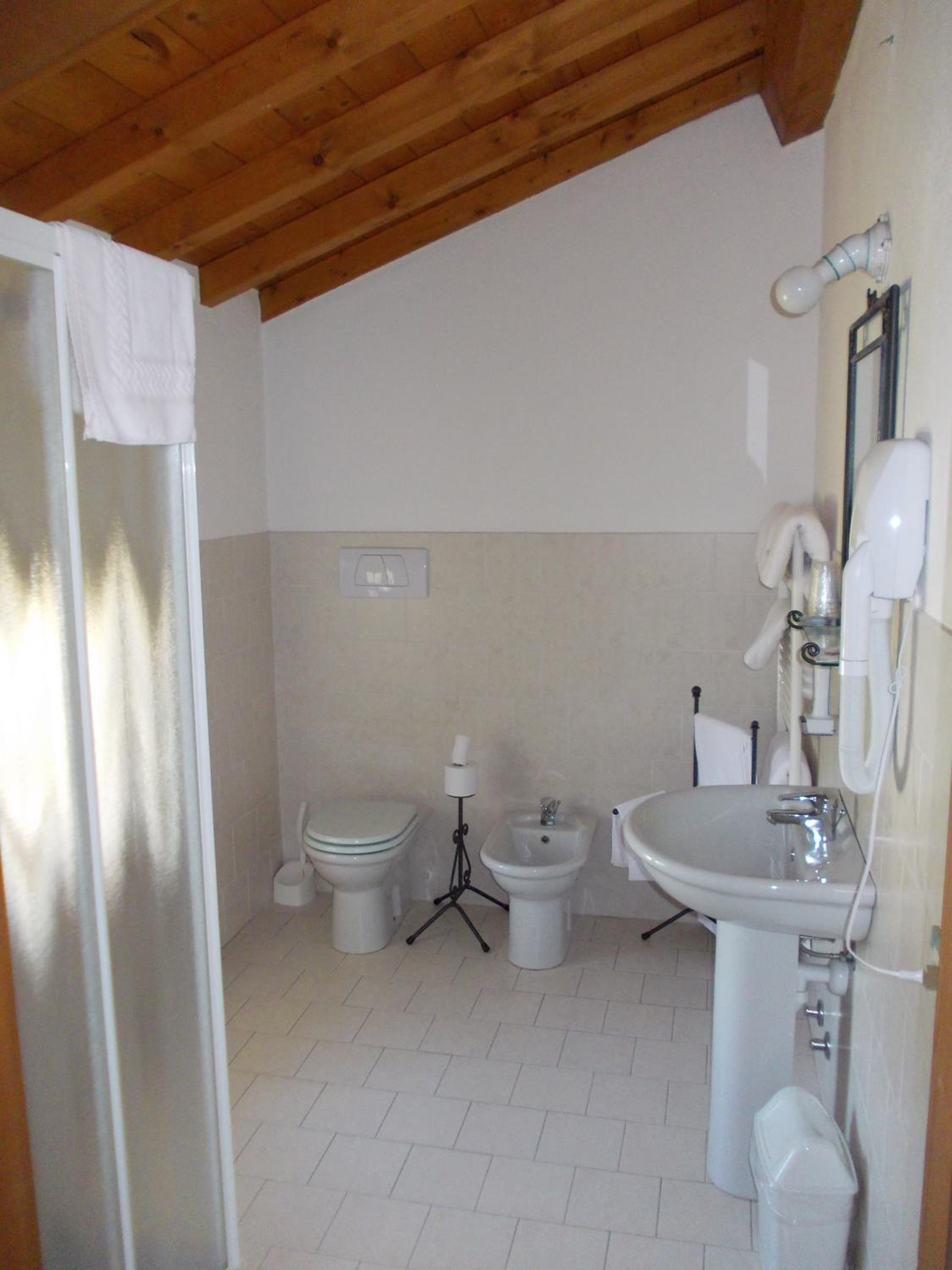 Triple Room with Garden View - Photo 6