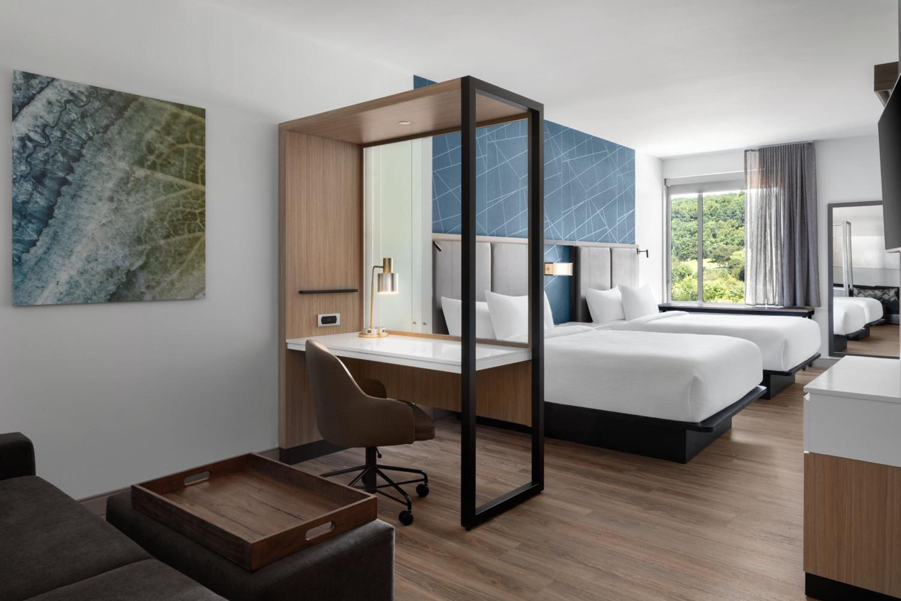 Queen Suite with Two Queen Beds - Trundle Bed - Photo 11