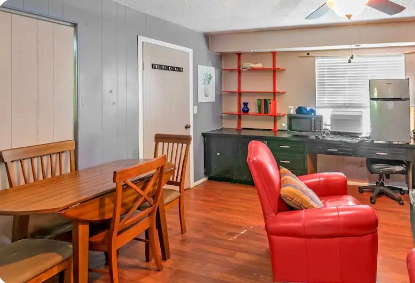 Two-Bedroom Apartment with Garden View photo 2
