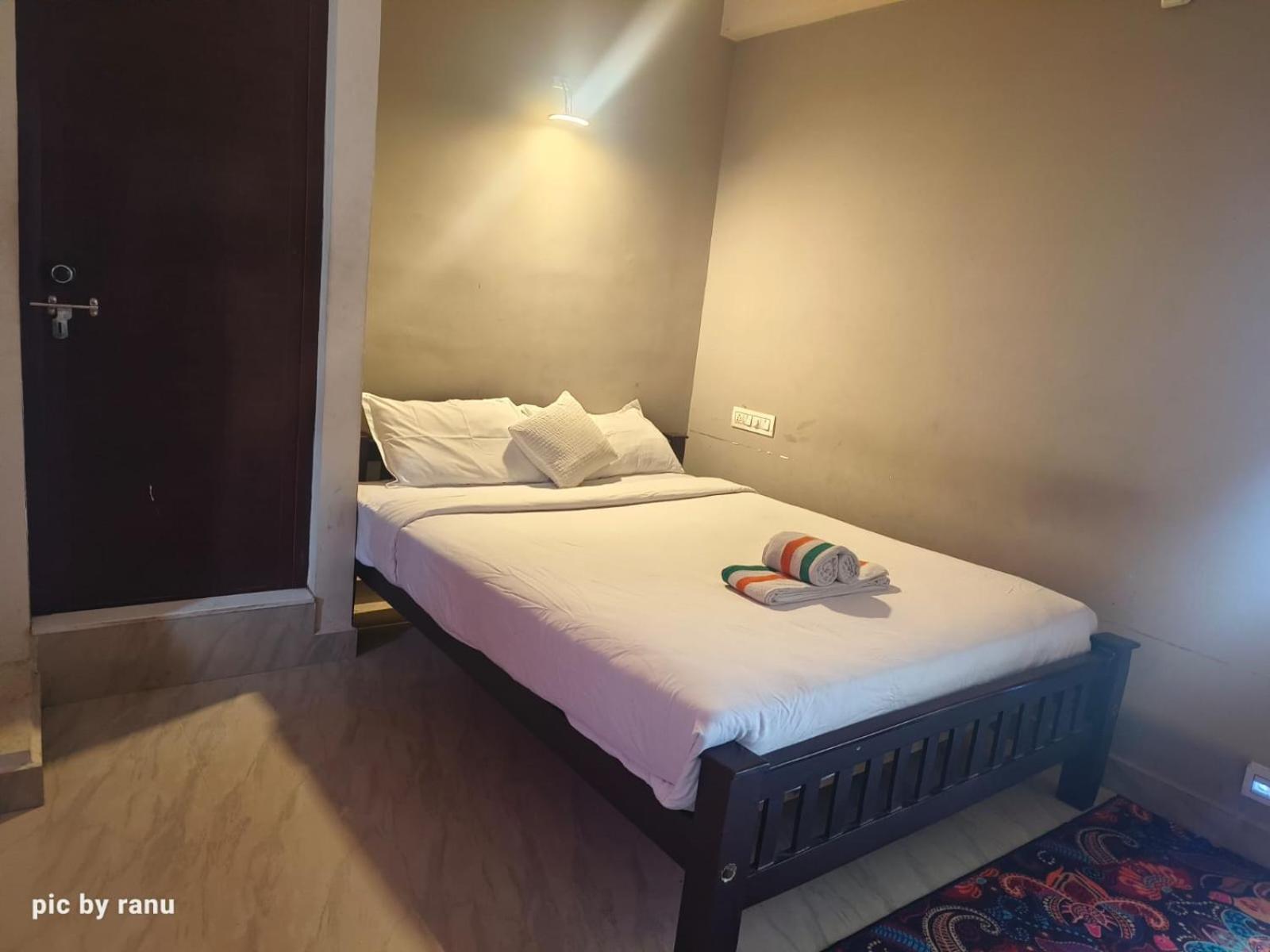 Standard Double Room with Fan photo 2