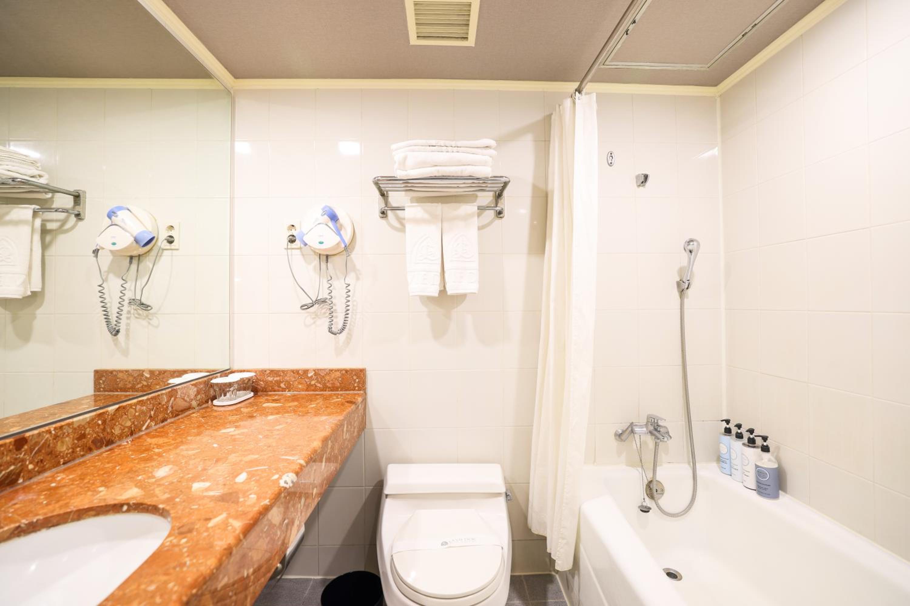 Twin Room - Non-Smoking