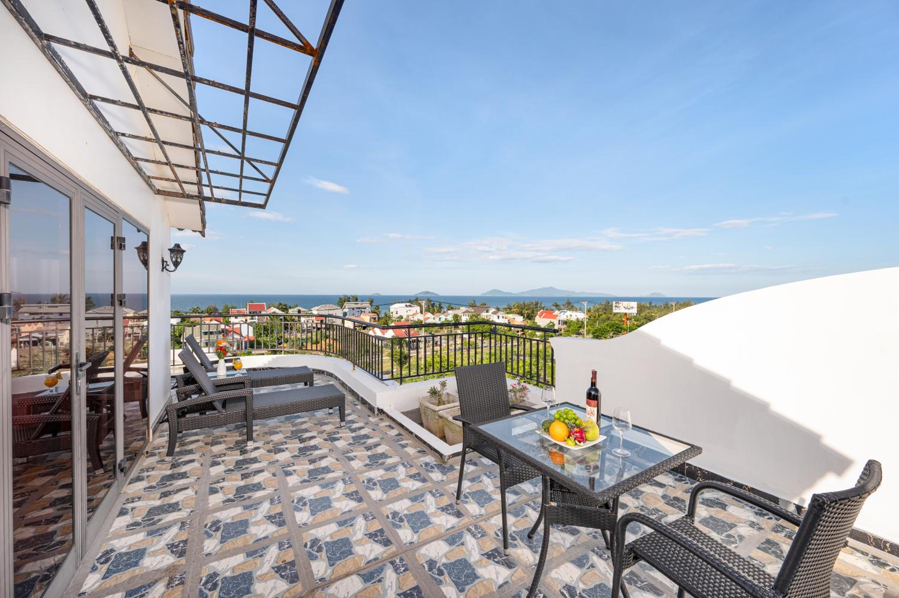 Deluxe Triple Room With Sea View photo 2