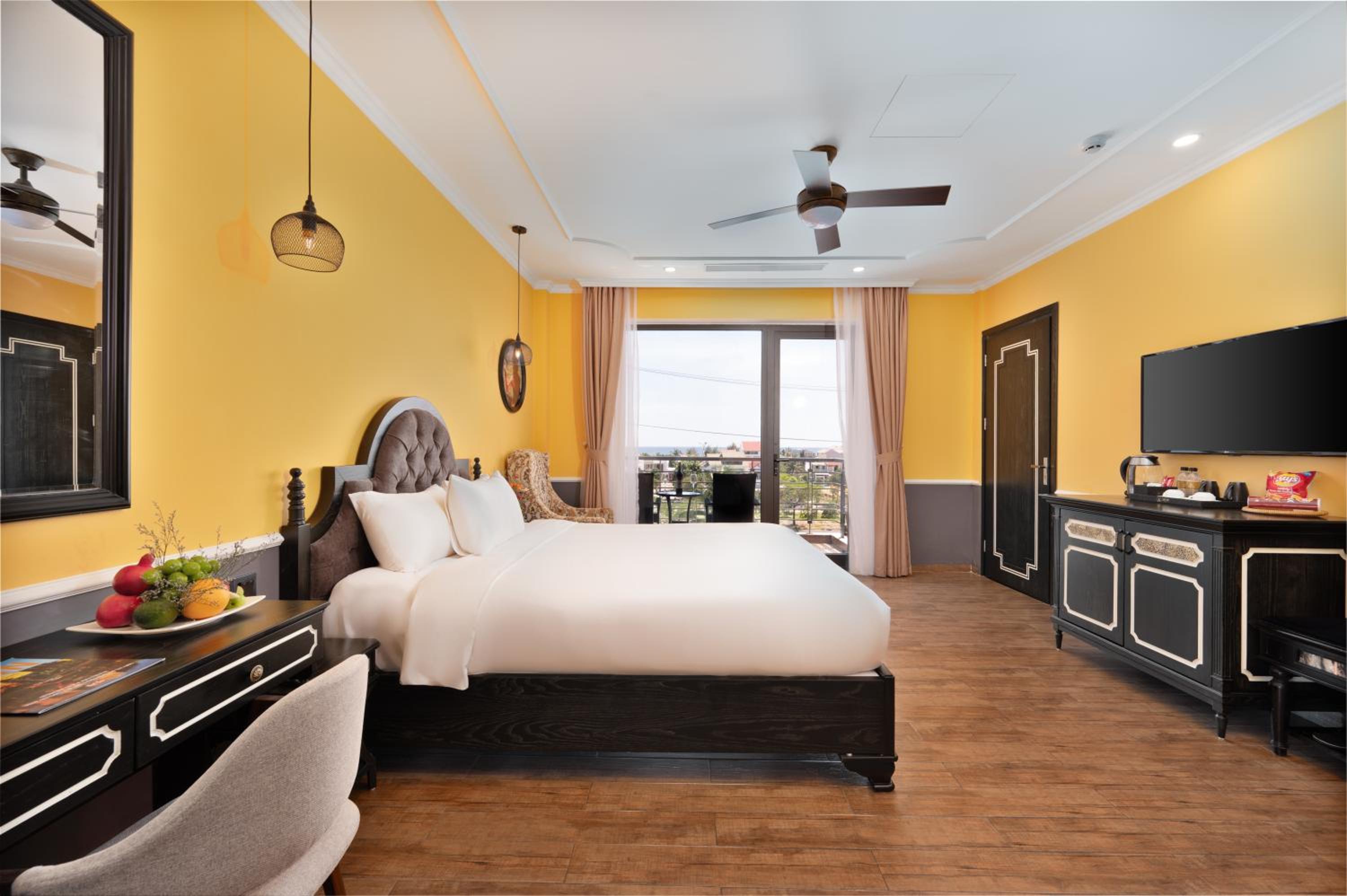 Deluxe Double Room with Balcony - Photo 1