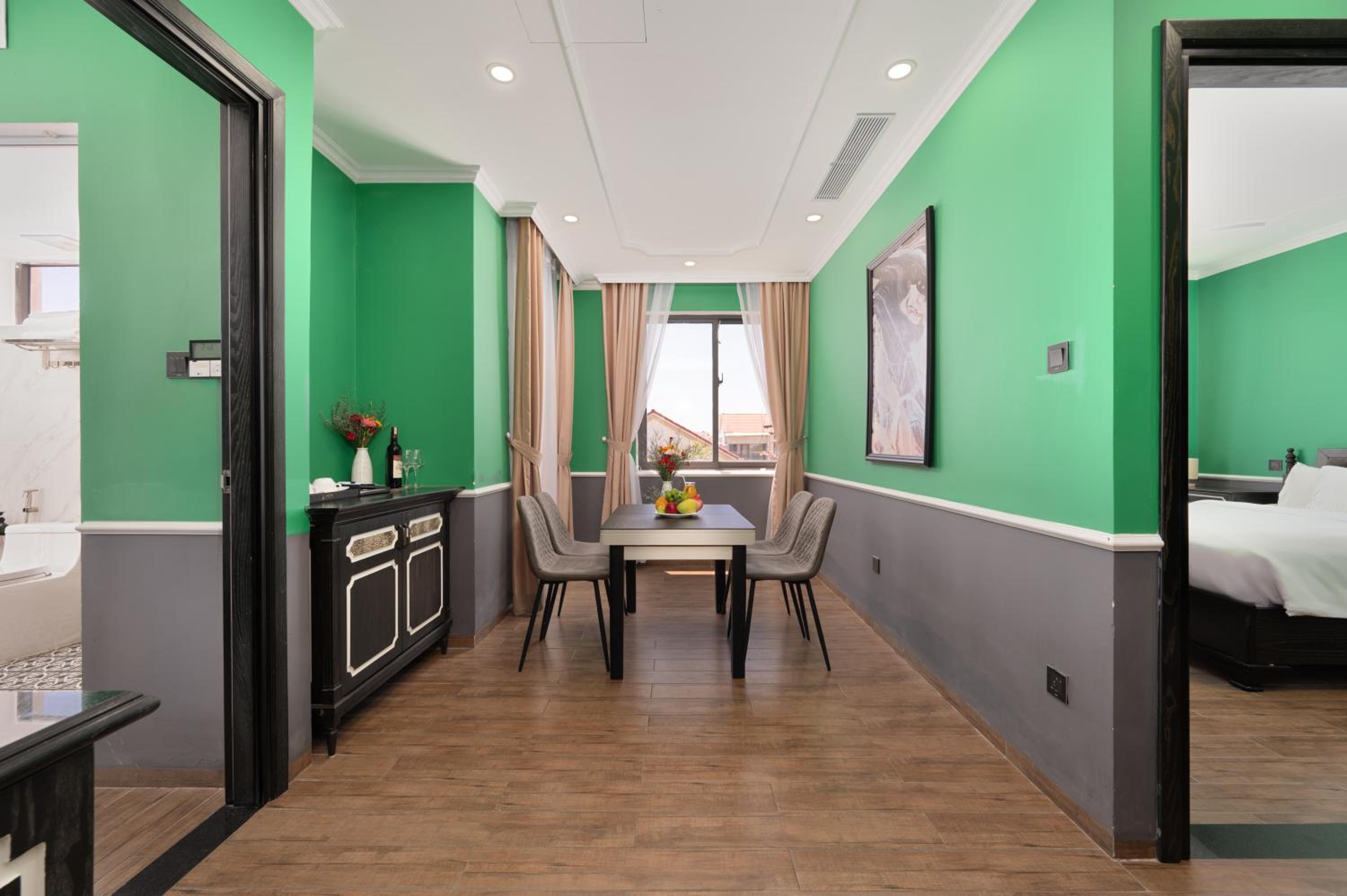 Two-Bedroom Apartment with Balcony photo 1