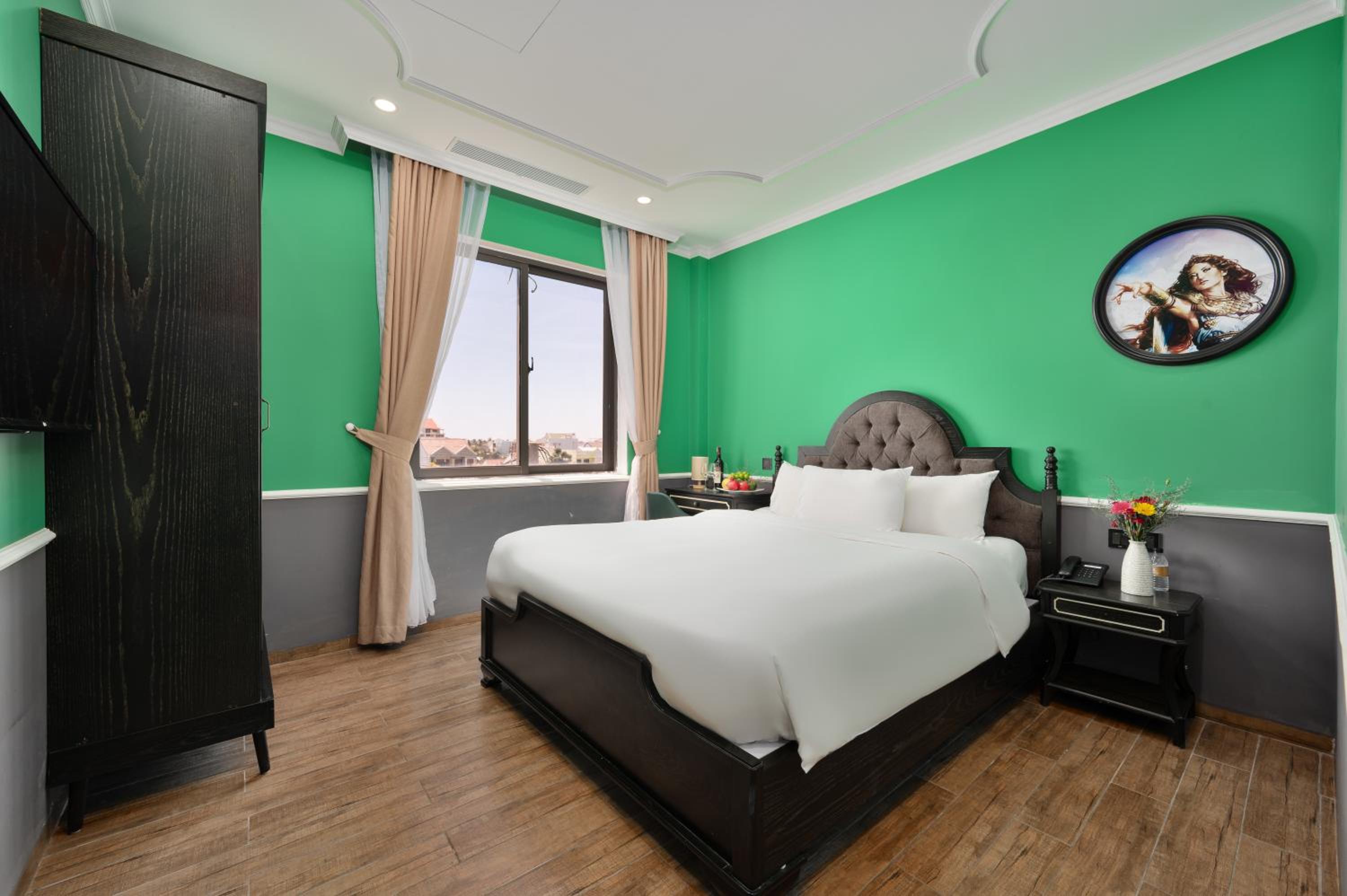 Two-Bedroom Apartment with Balcony photo 3