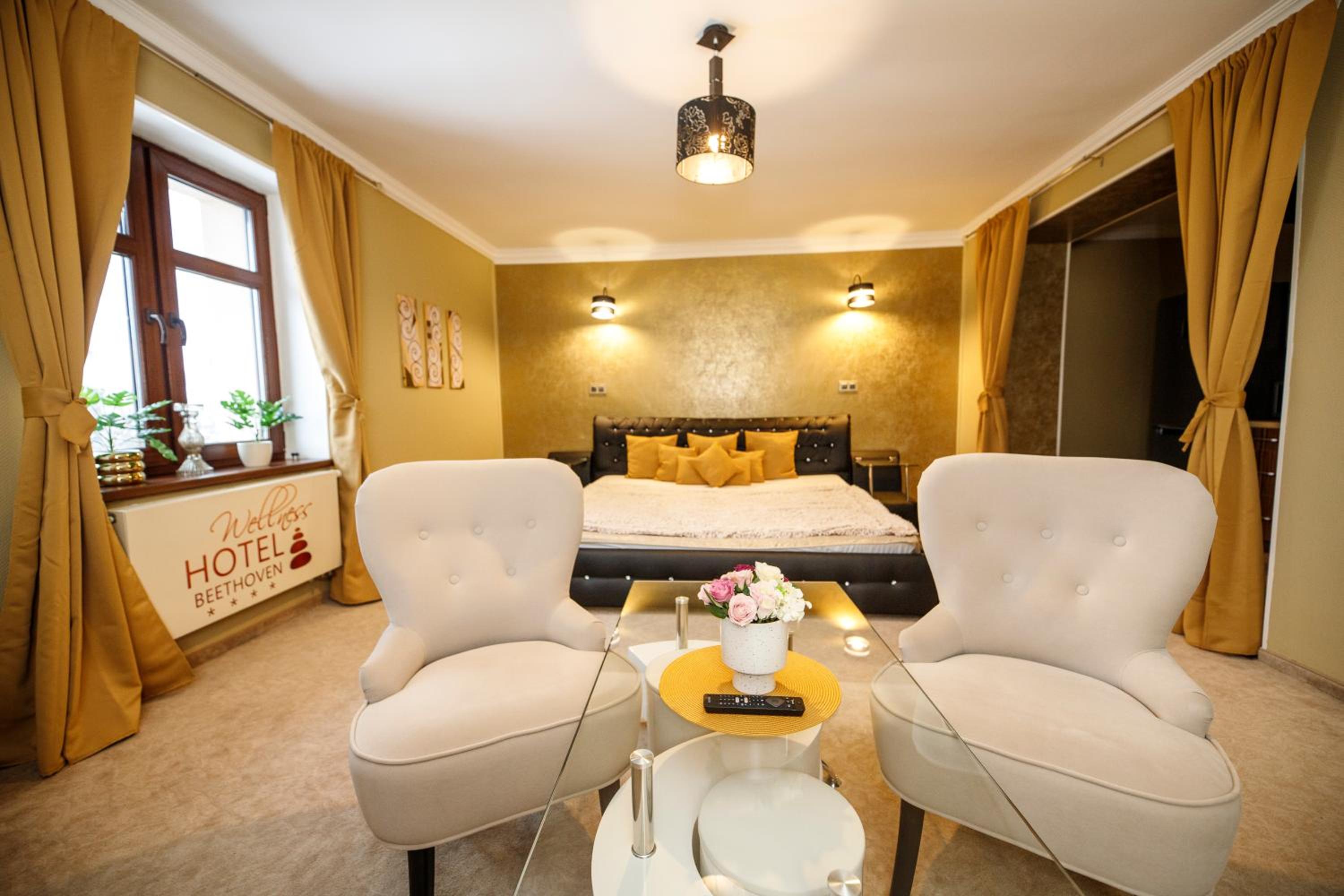 Two-Bedroom Apartment with Spa Bath photo 2
