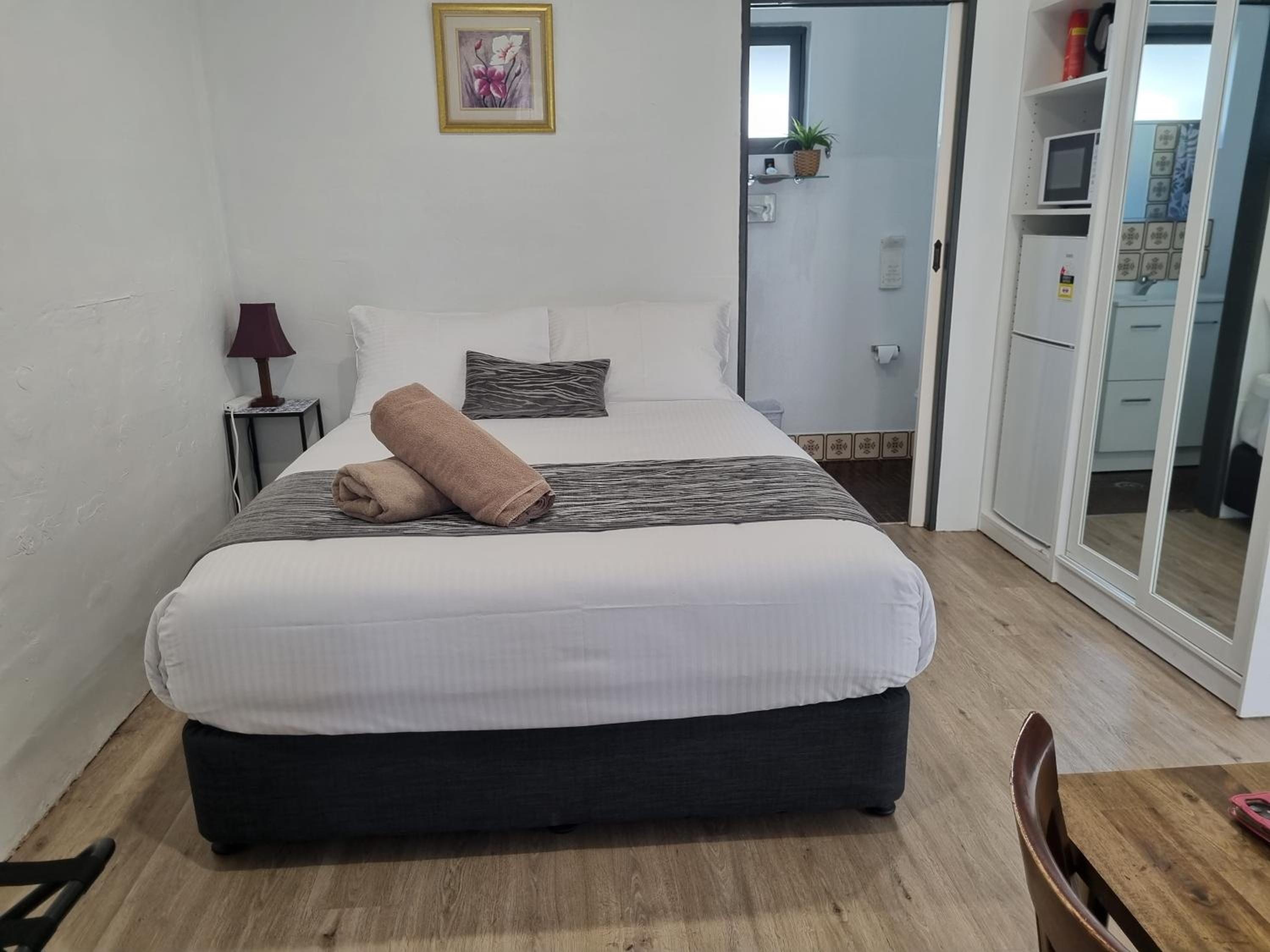 Budget Double Room photo 2