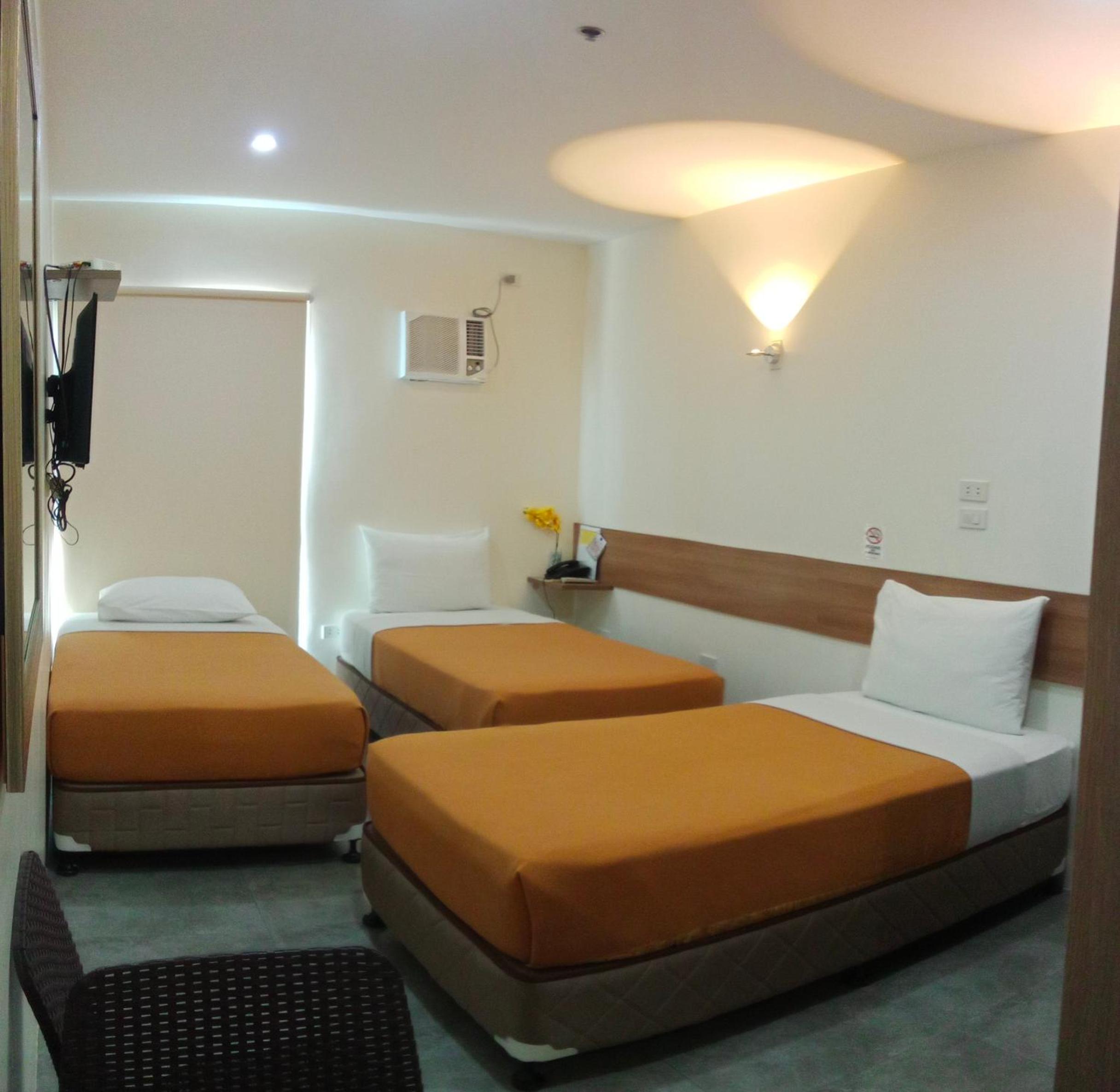 Deluxe Triple Room photo 2