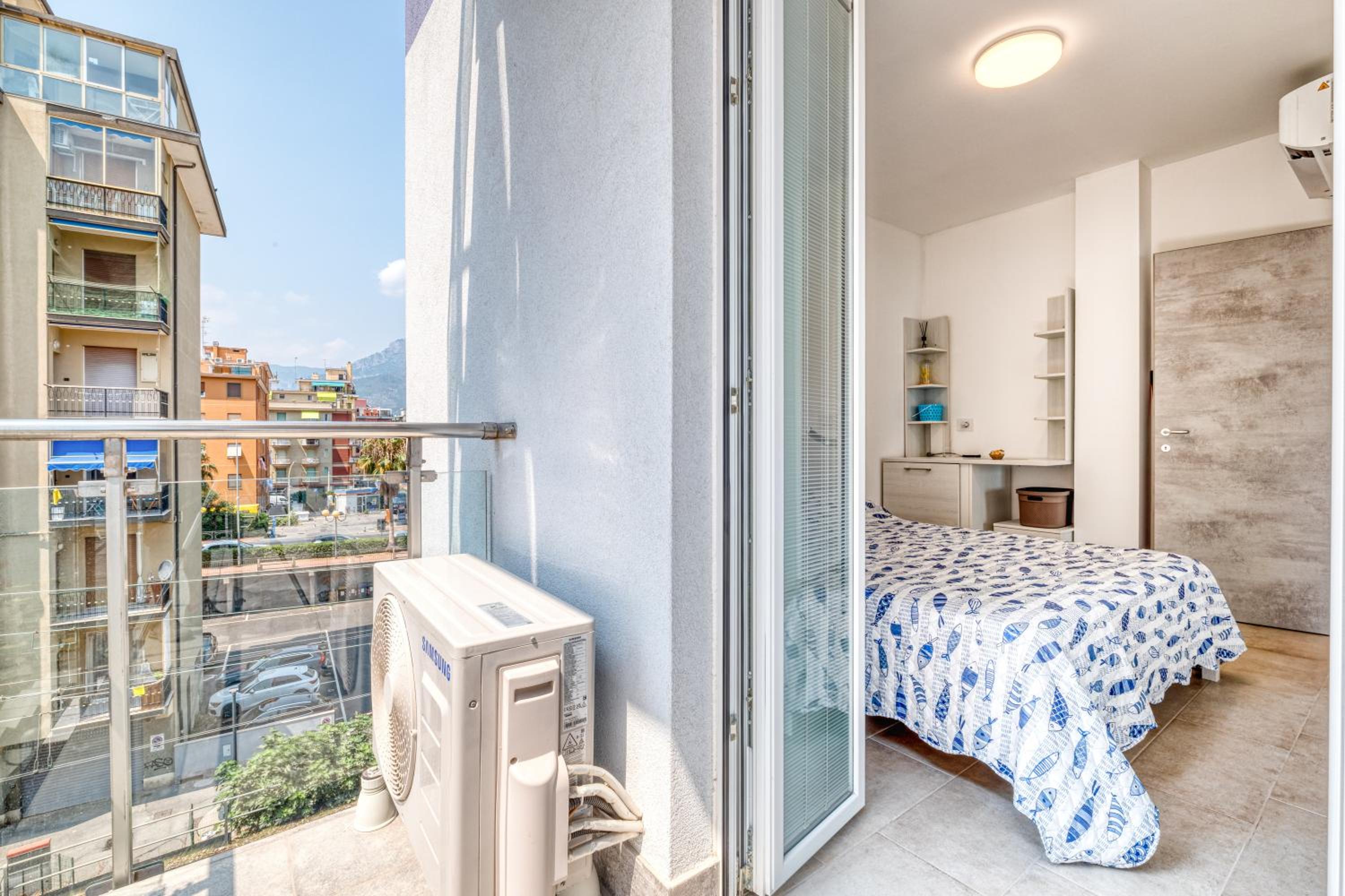 Apartment with Balcony and Sea View 2 photo 3
