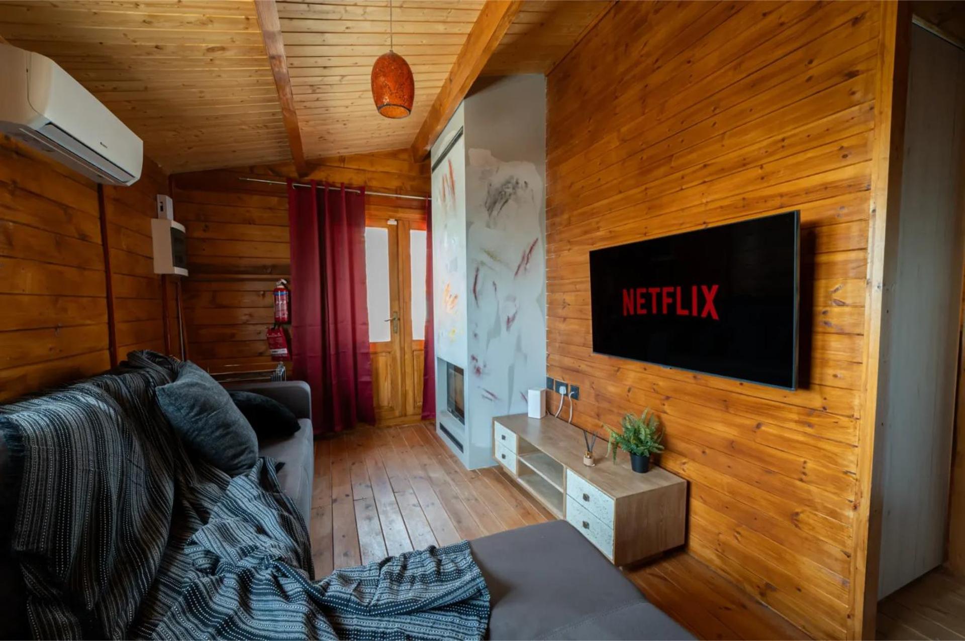 One-Bedroom House photo 1