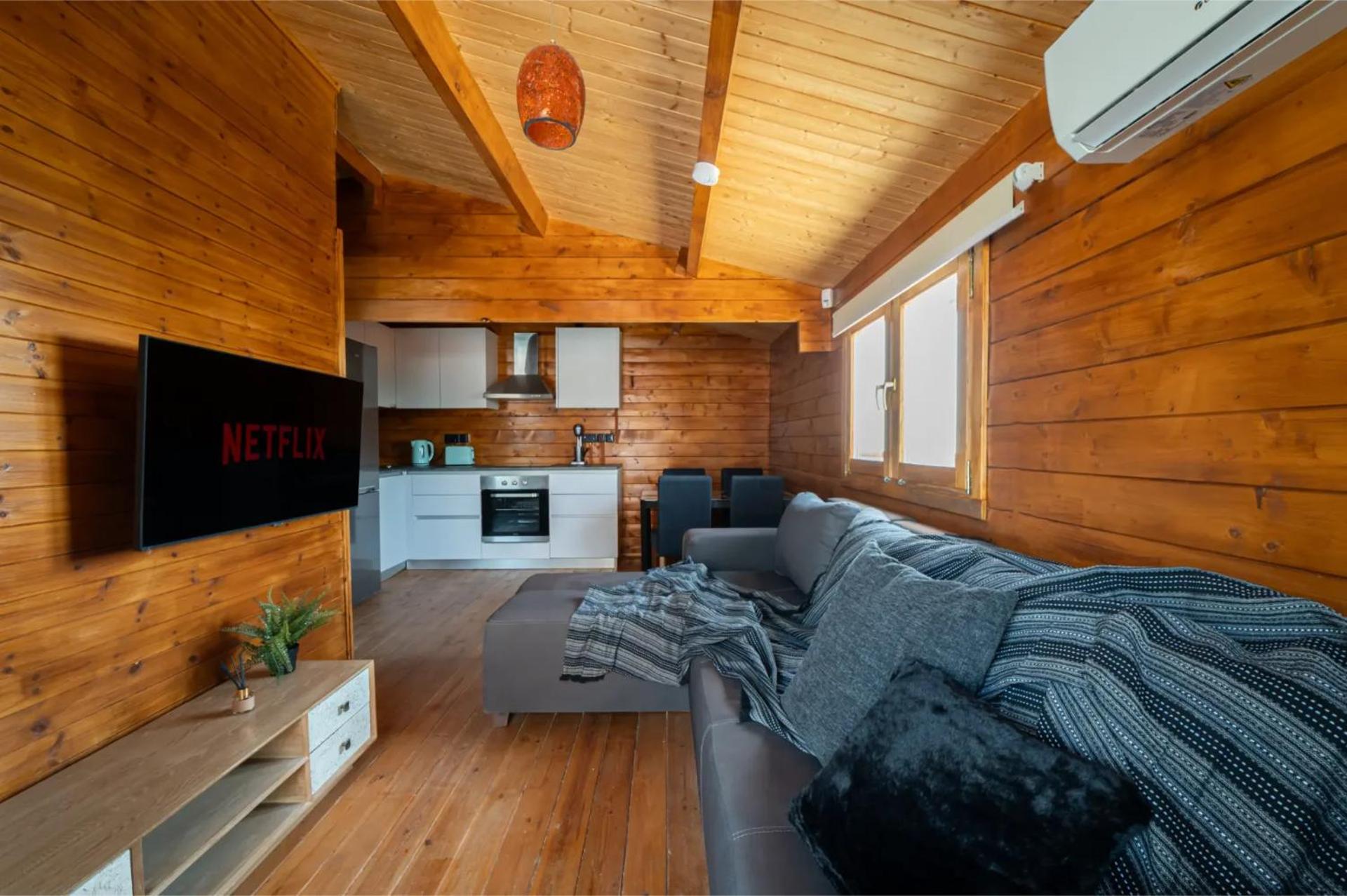 One-Bedroom House photo 2