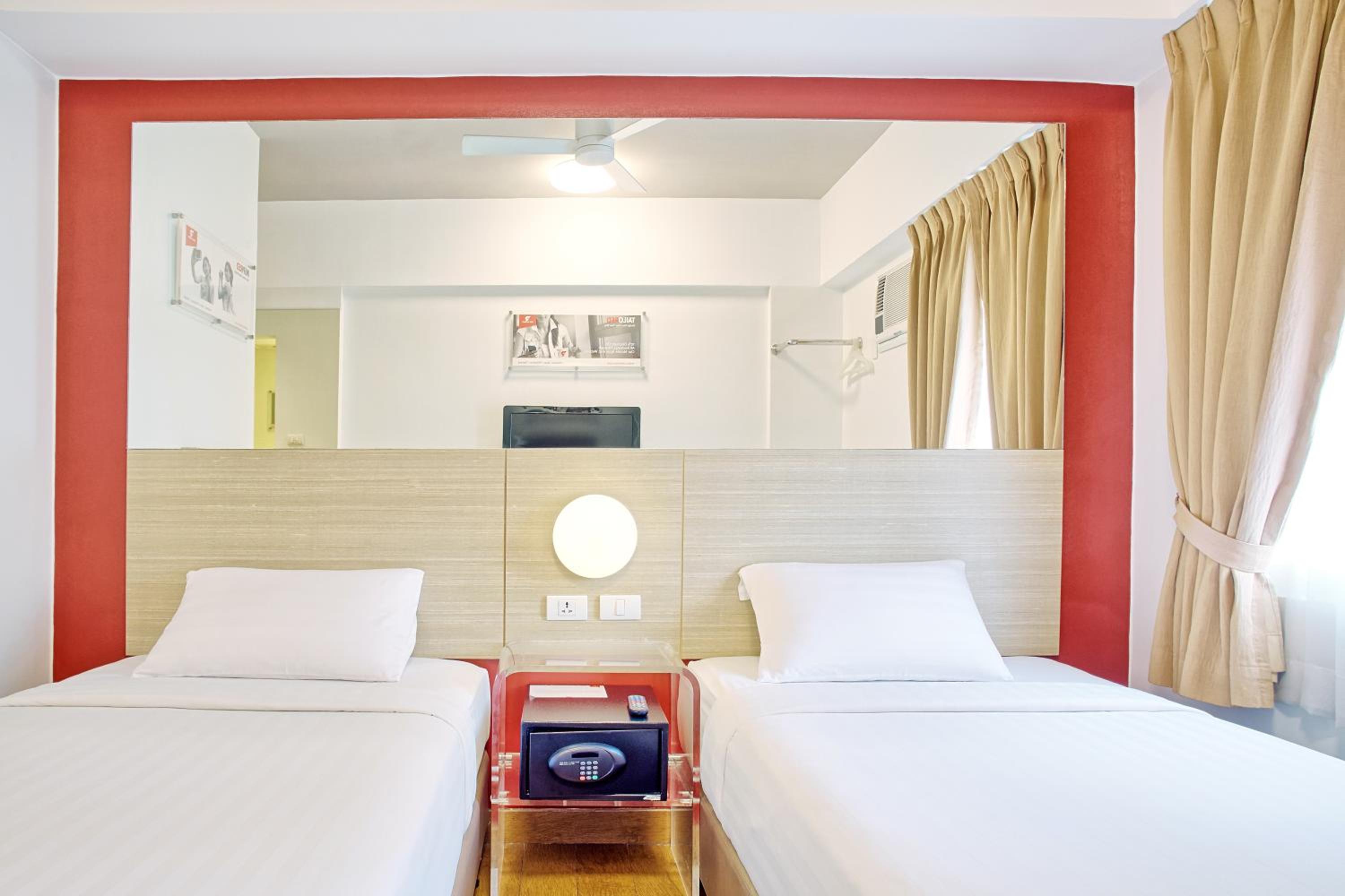 Twin Room - Photo 9