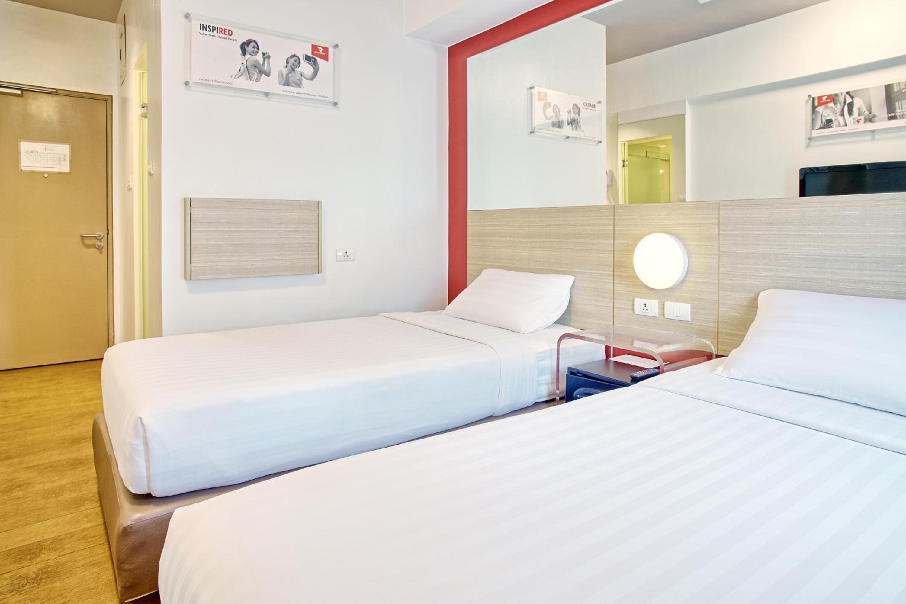 Twin Room - Photo 10