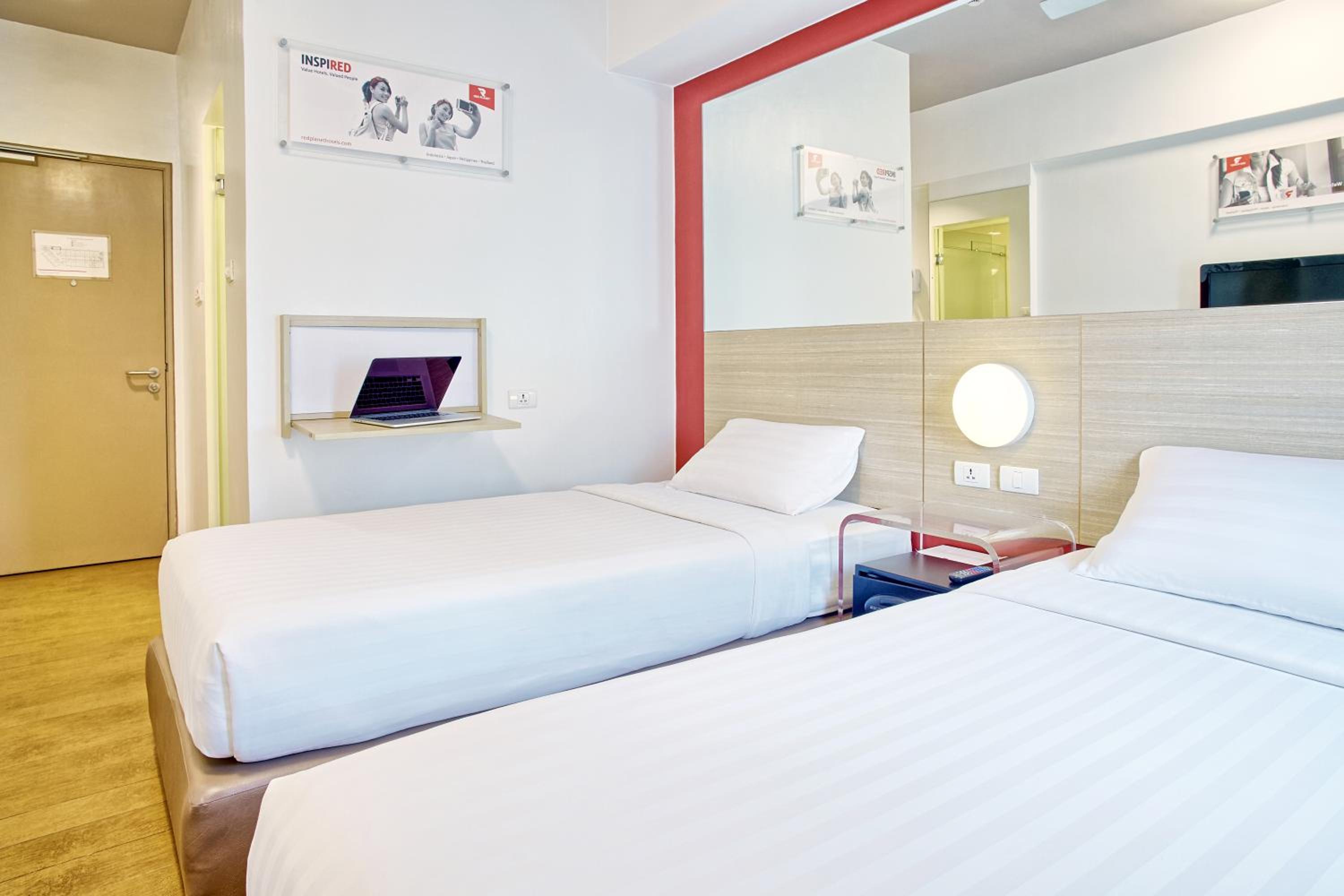 Twin Room - Photo 2