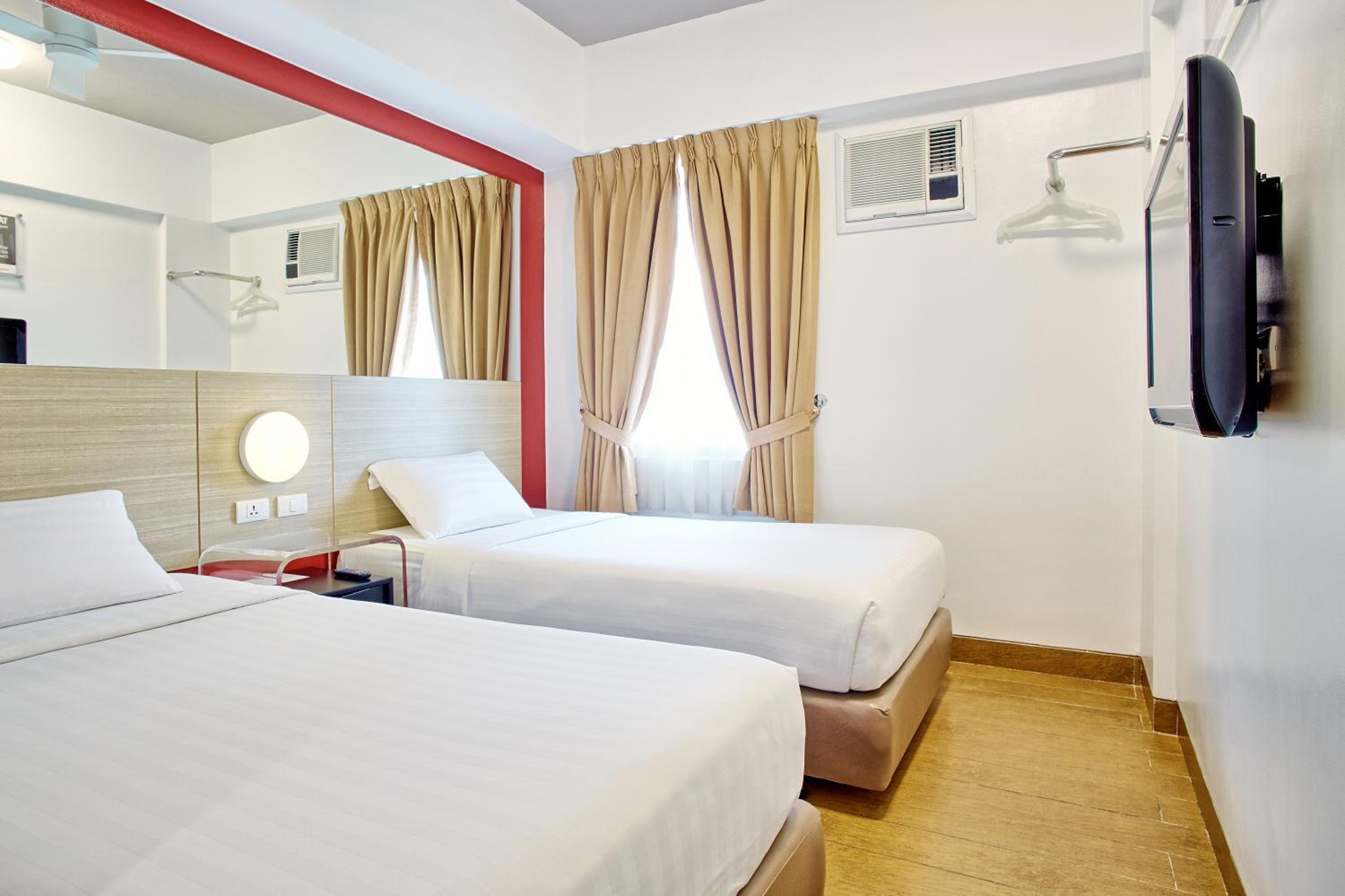 Twin Room - Photo 3