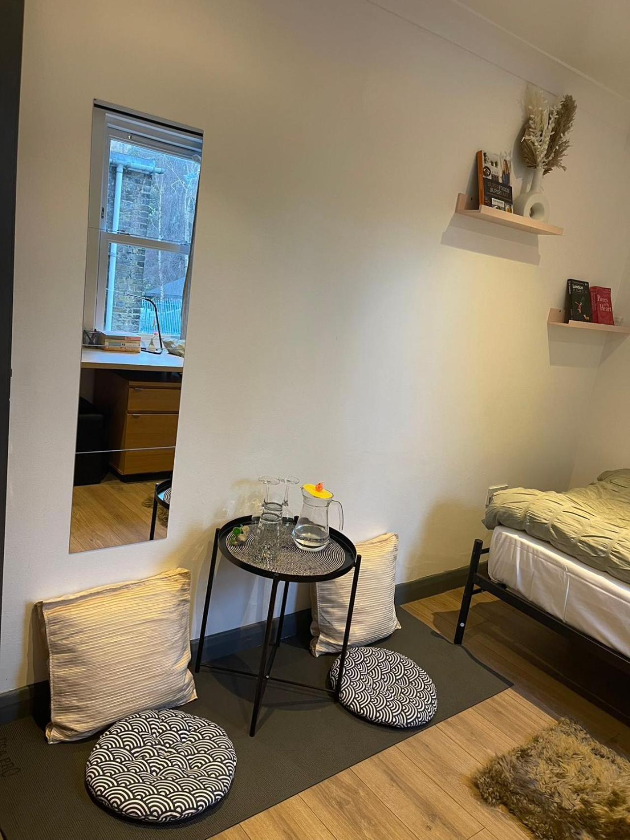 Double Room With Shared Bathroom photo 2