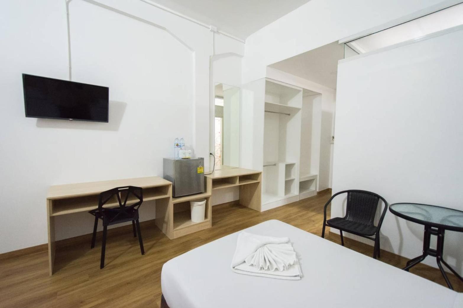 New Standard Twin Room - Photo 6