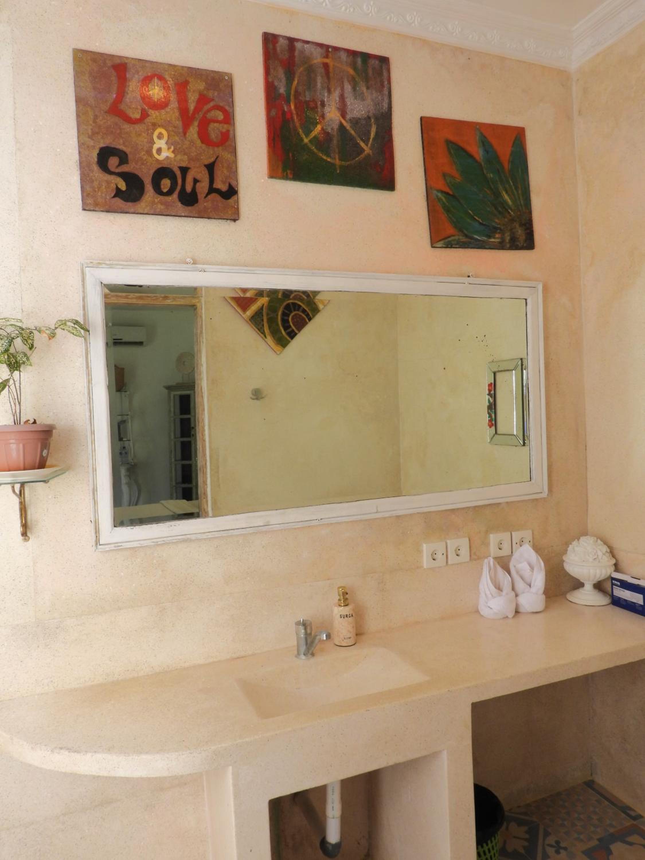 Deluxe Bungalow photo 3