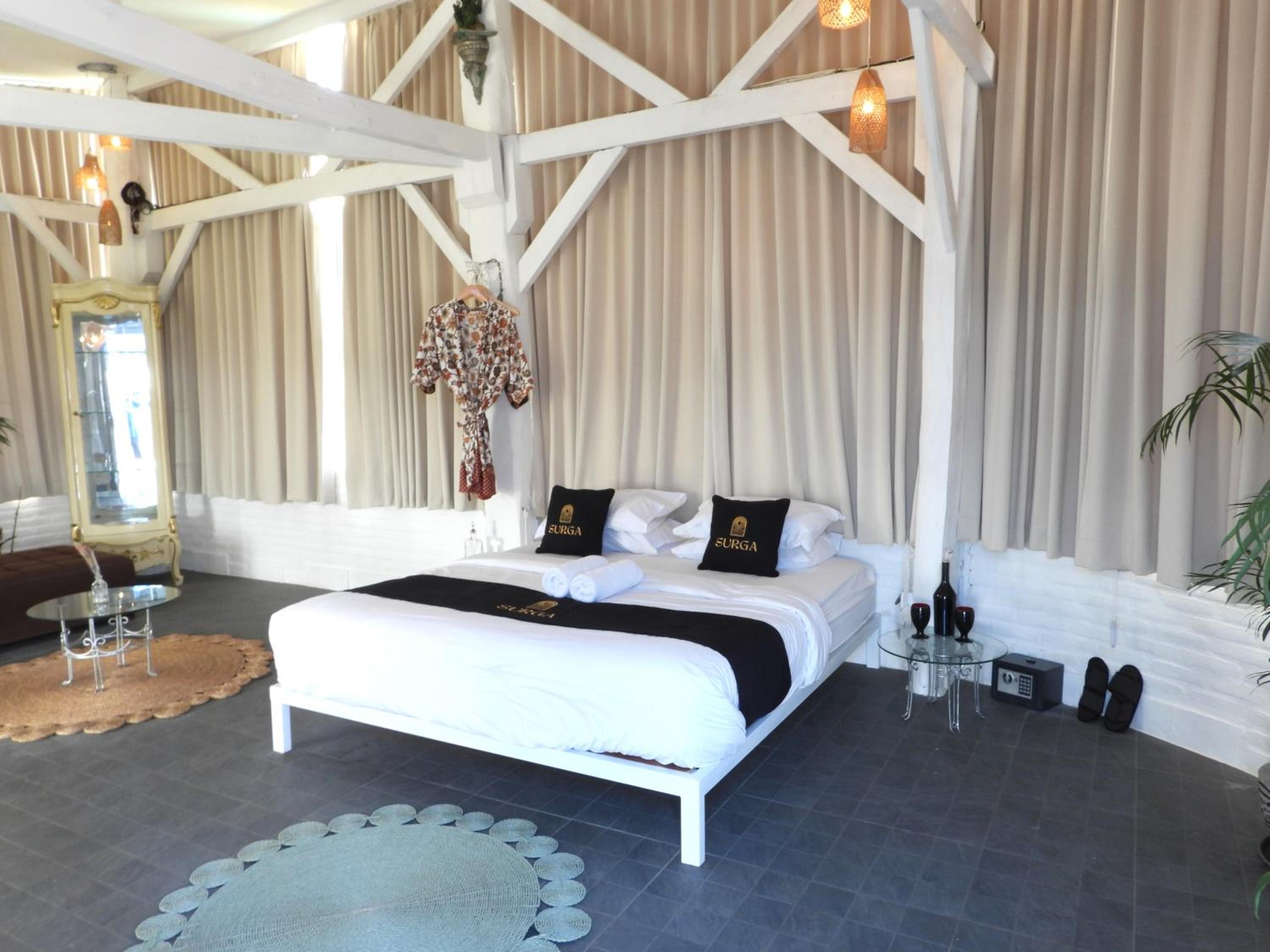 Deluxe King Room photo 3