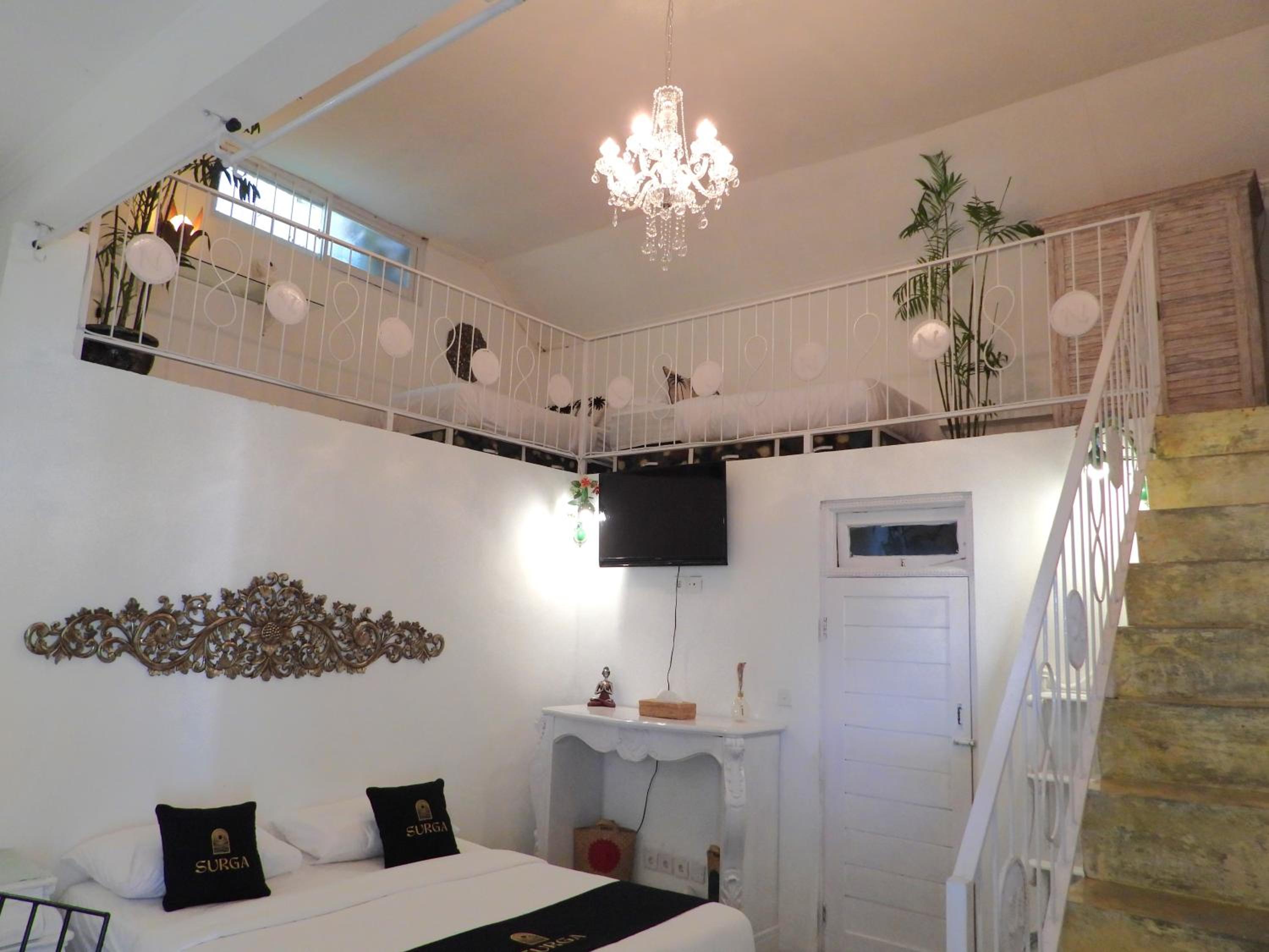 Family Room photo 3